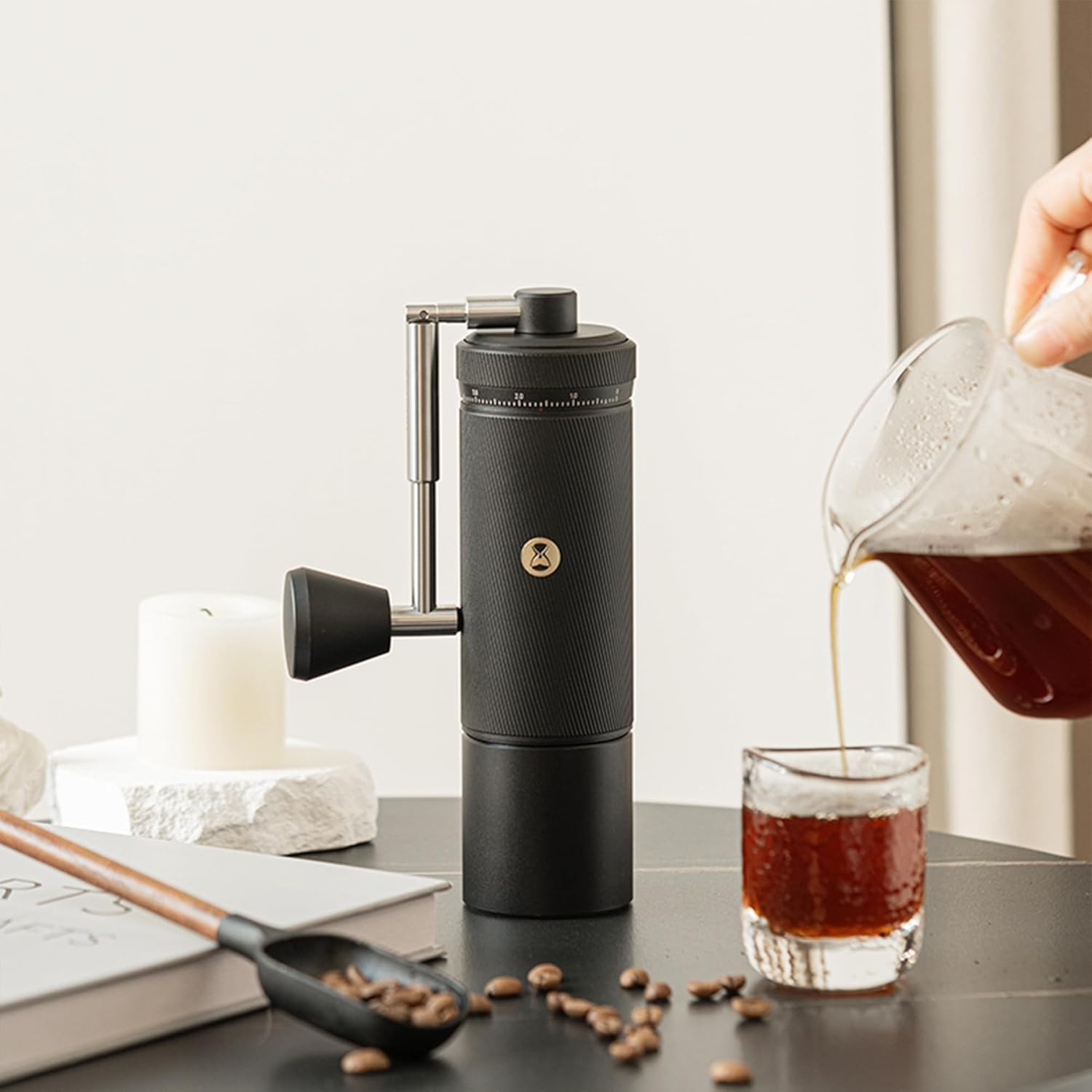 Manuelle Kaffeemühle S3 TIMEMORE, Numerisch Einstellbare Feinheit, Klappgriff, Upgrade Integriertes Vollmetallgehäuse, Espresso Moka Pour Over French Coffee, Schwarz