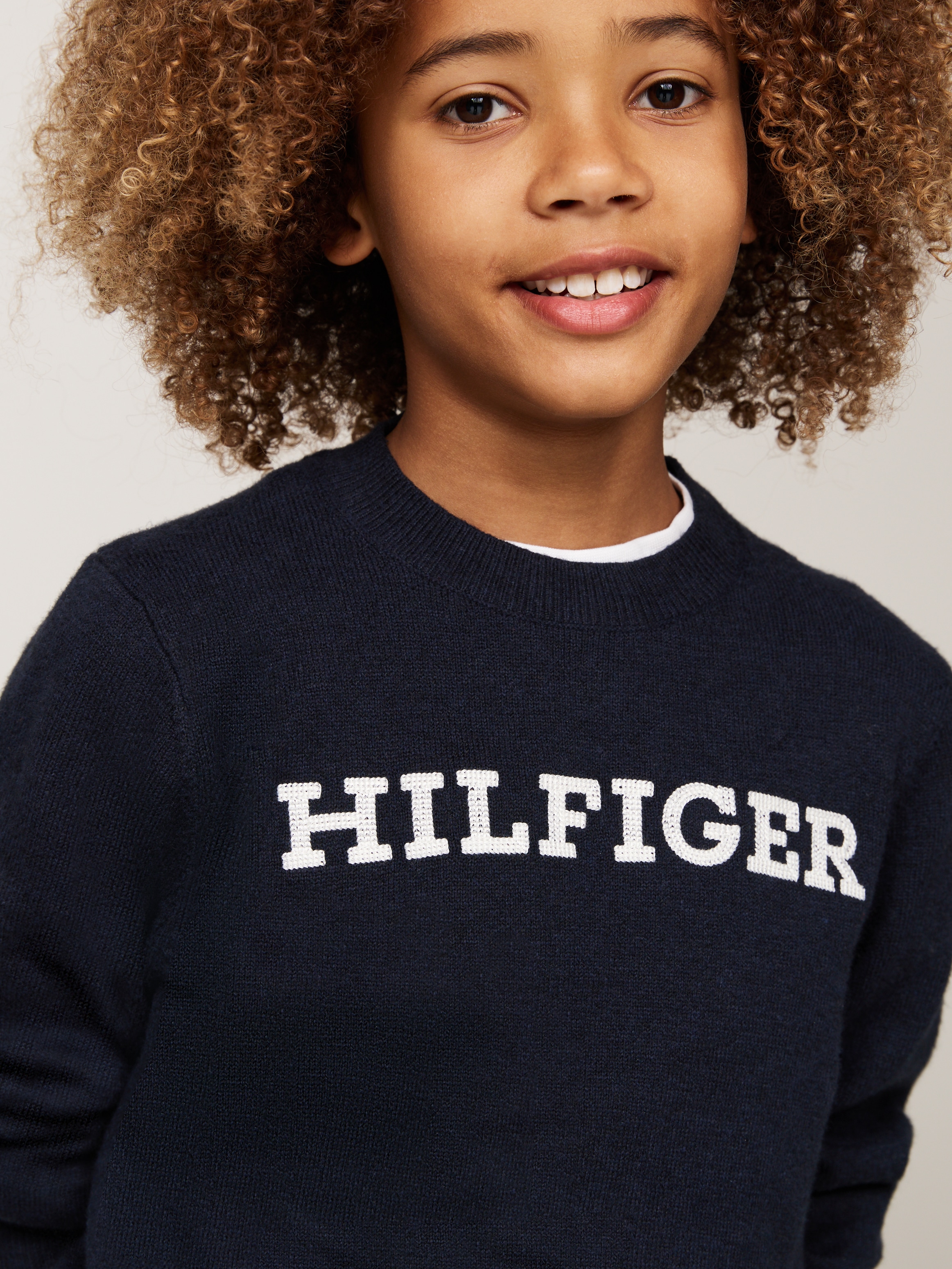 Tommy Hilfiger Strickpullover »MONOTYPE REGULAR SWEATER« mit aufgesticktem Logo