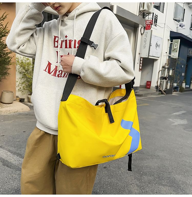 HOVERUP - Nylon Messenger Bag met Letters