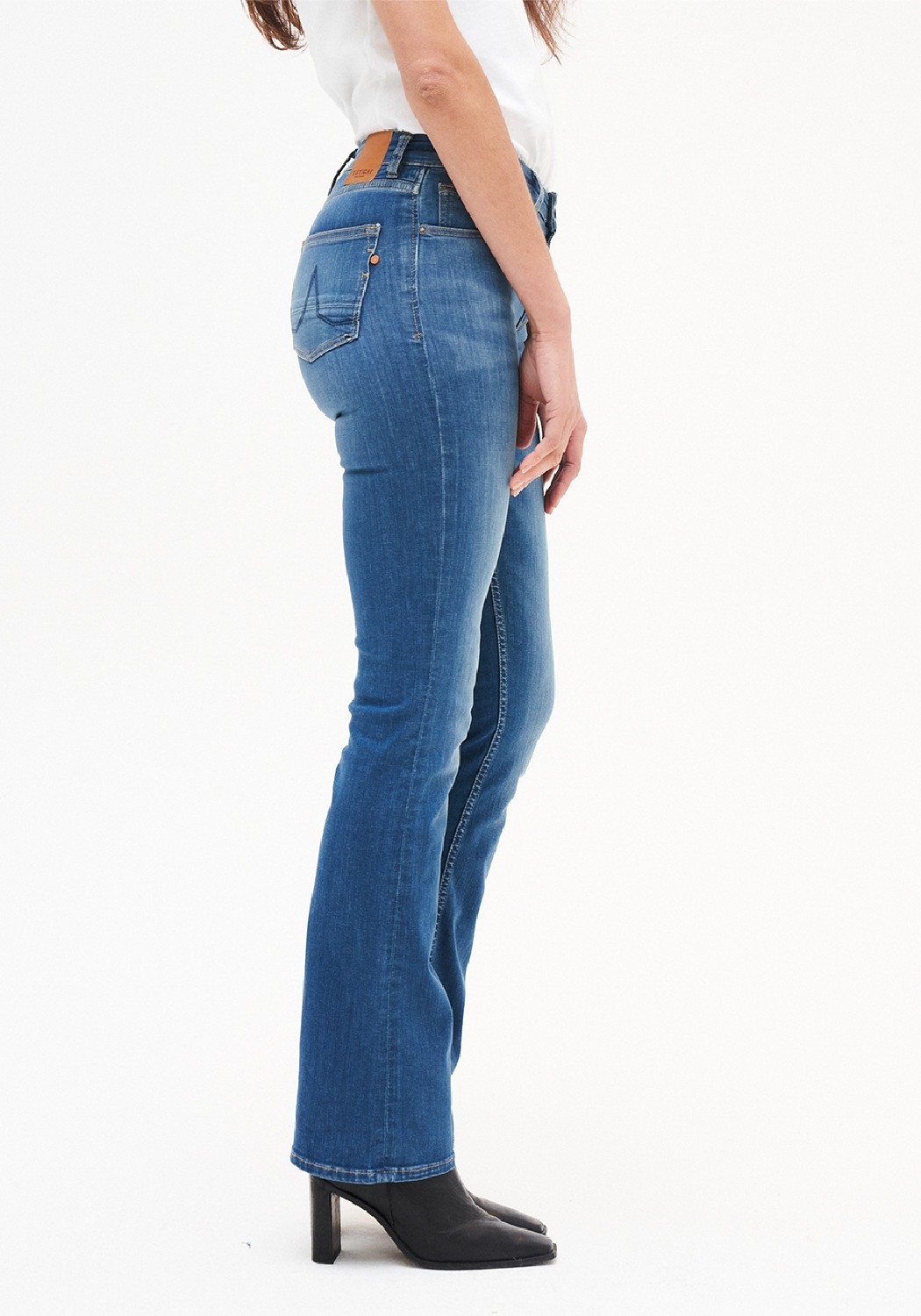 Kuyichi Damen-Jeans Amy Bootcut Essential Medium Blue