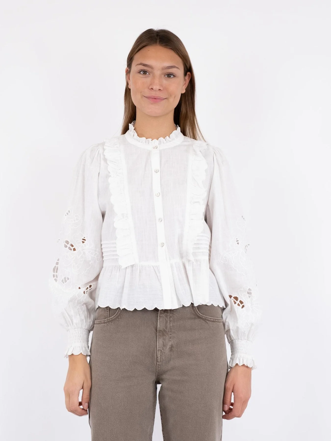 Neo Noir Petrine Embroidery Blouse white