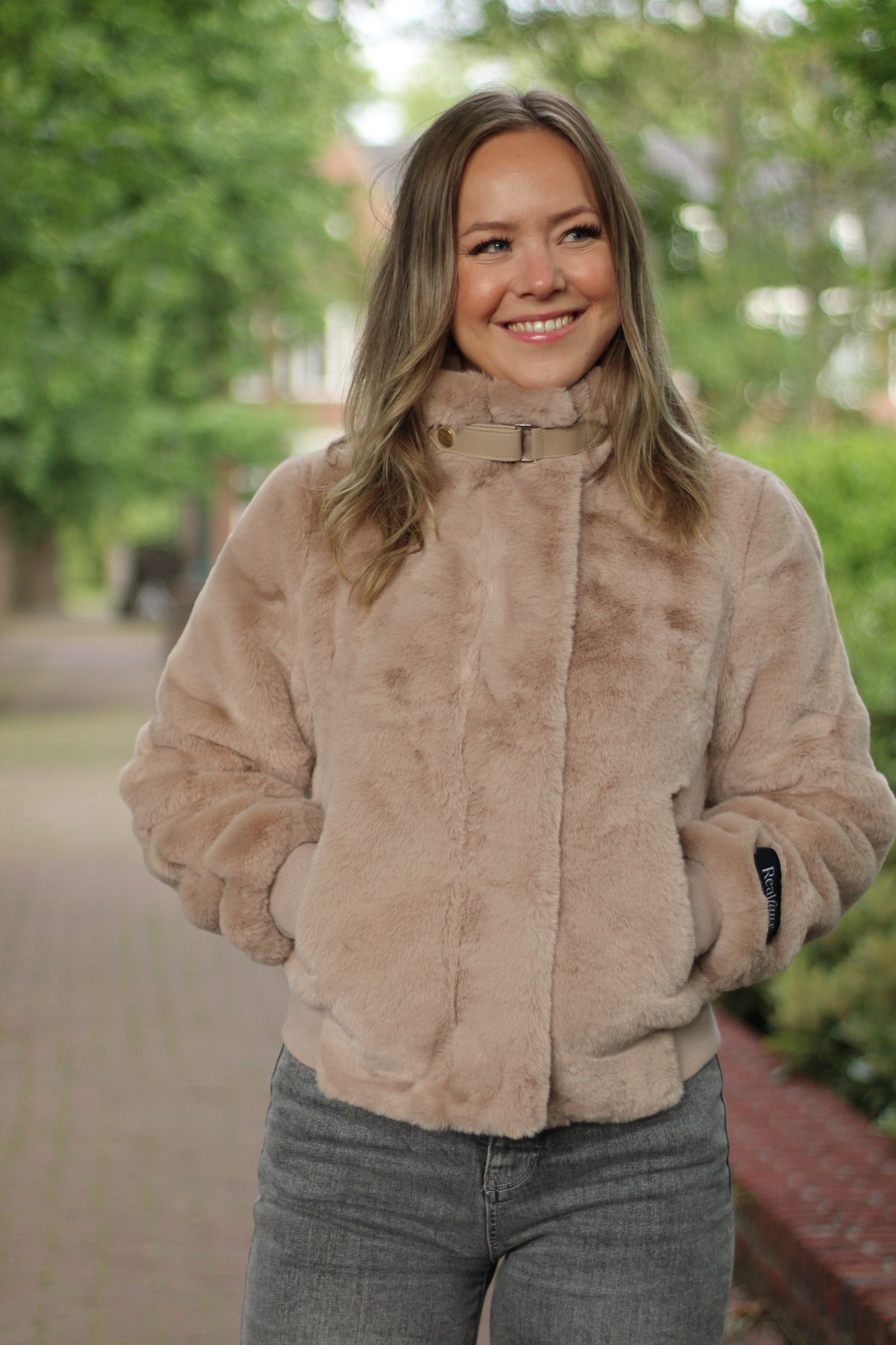 Rino & Pelle - Ambra Short Fake Fur Jacket - Oat