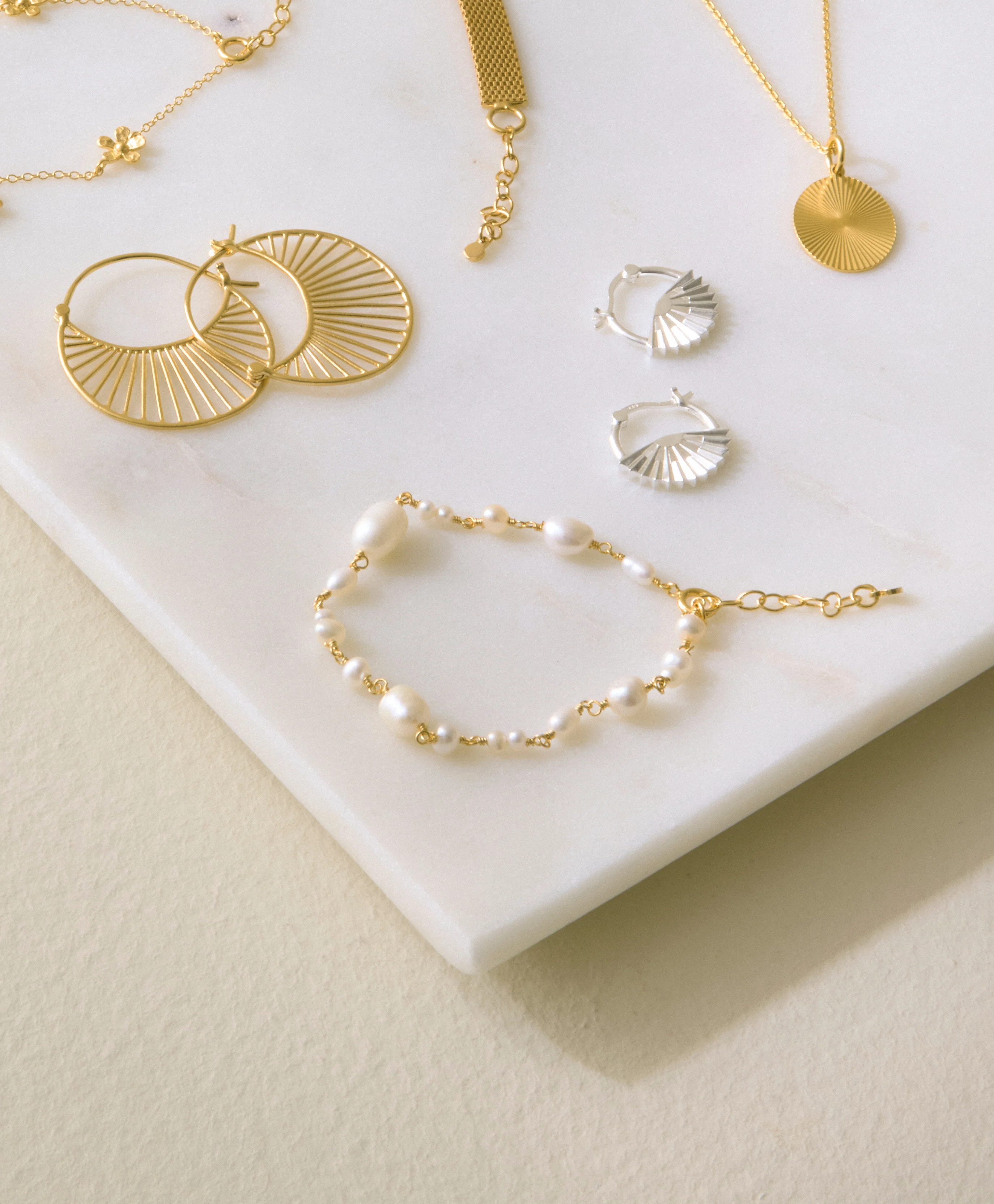 Pernille Corydon  White Dreams armbånd - forgyldt