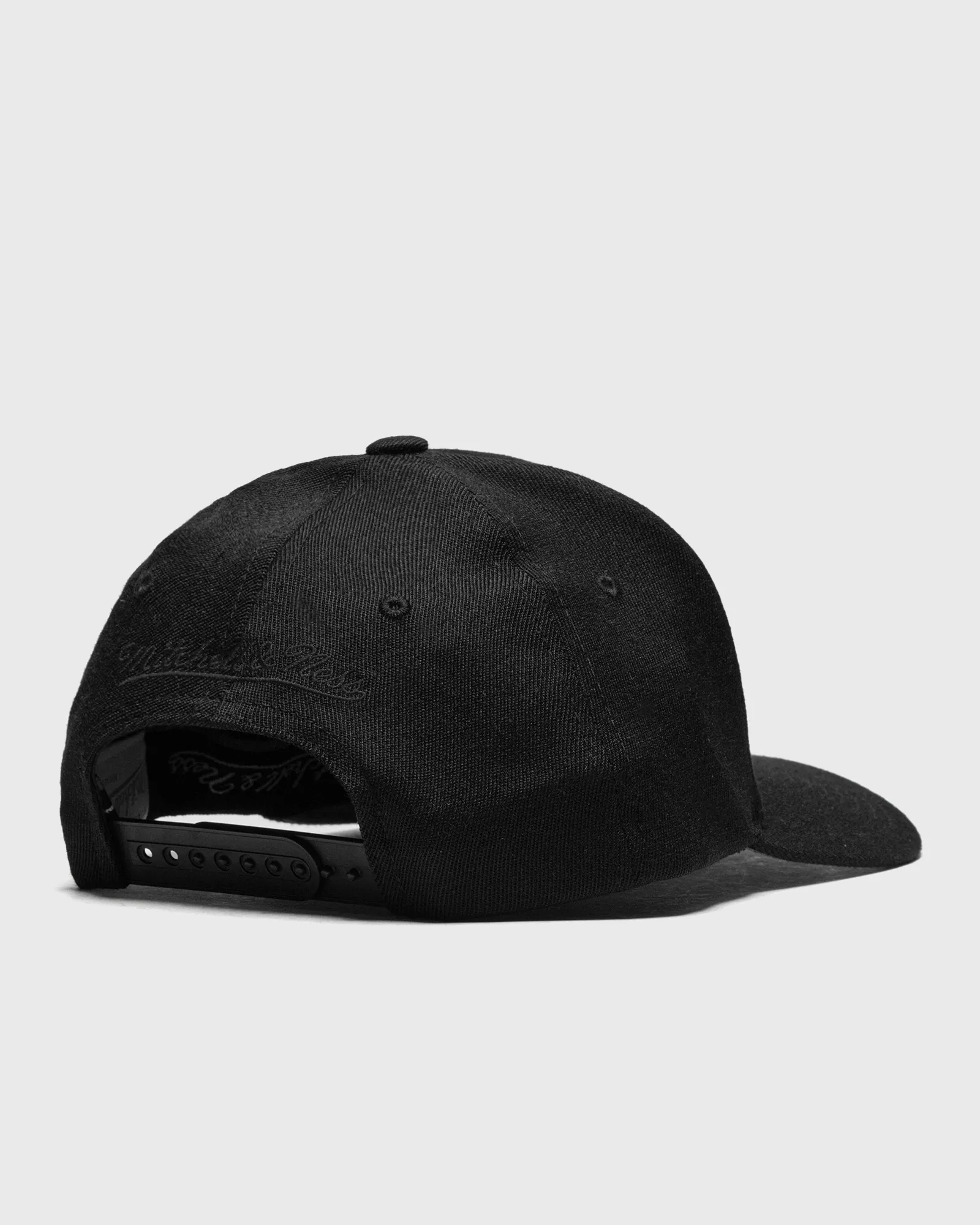 Mitchell & Ness Blk/Blk Logo Classic Red