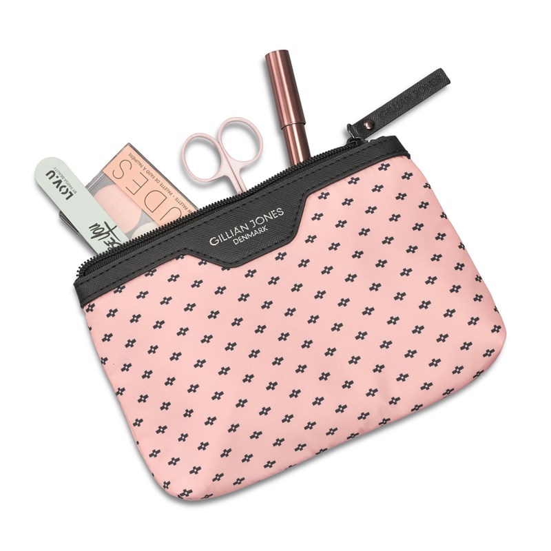 Gillian Jones<br>Makeup pung