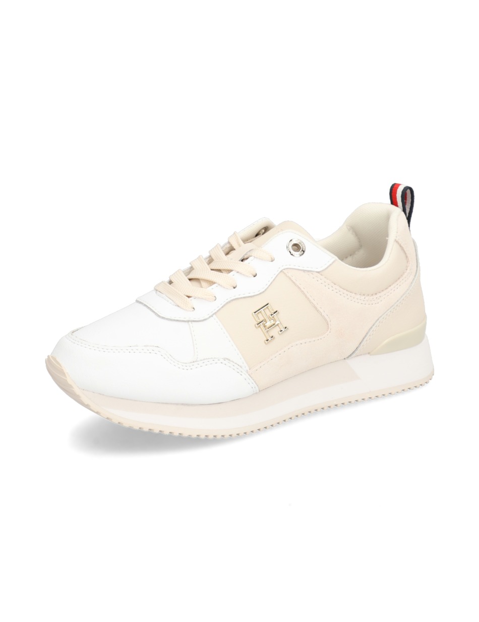TH ESSENTIAL RUNNER