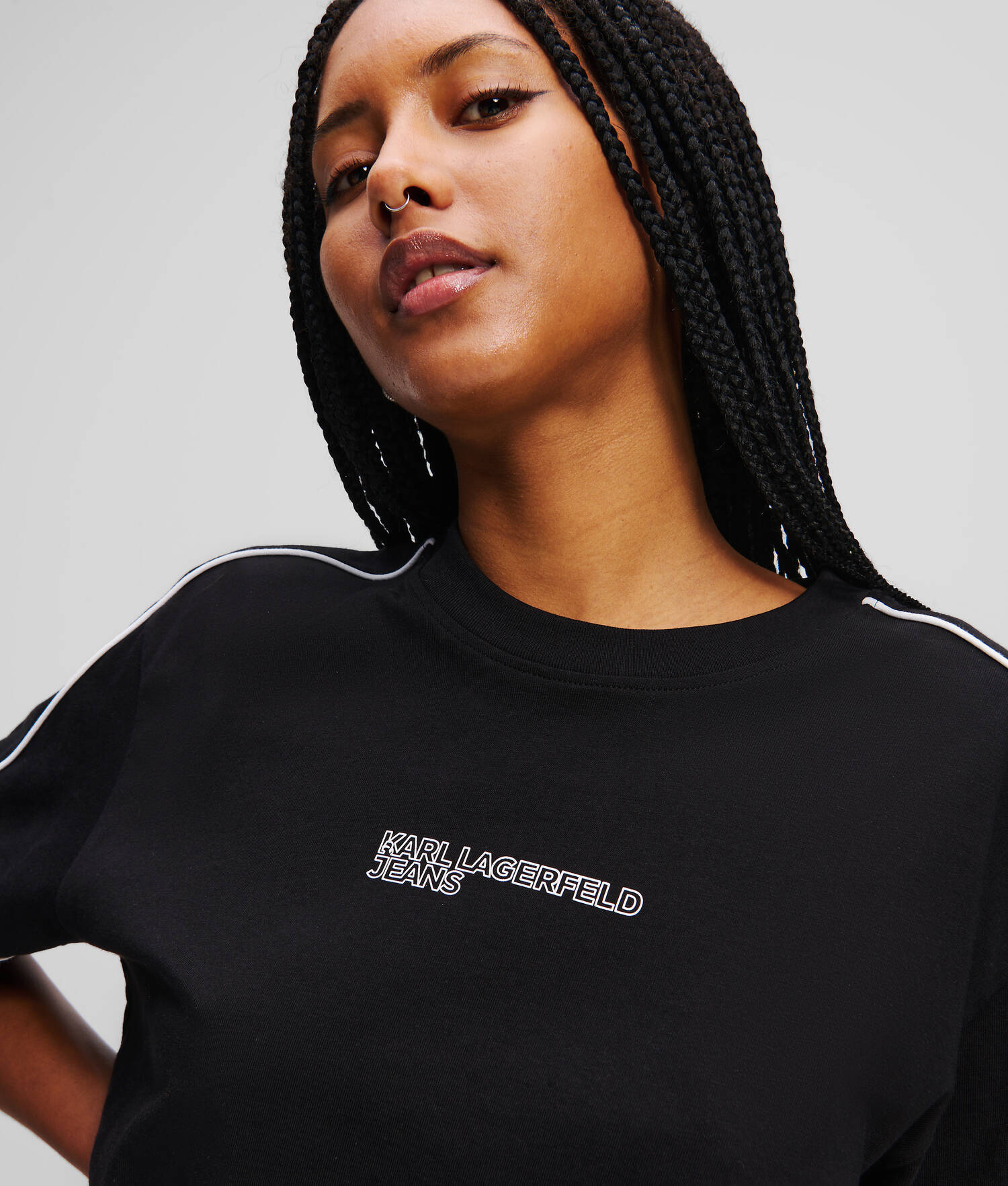 T-SHIRT AVEC DÉTAIL PASSEPOIL - Noir
