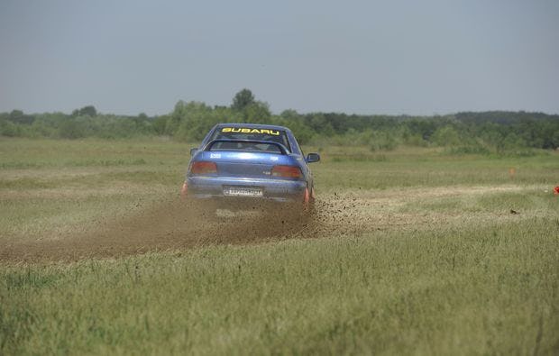 Rallye fahren in der Nähe von Sopron als Geschenk