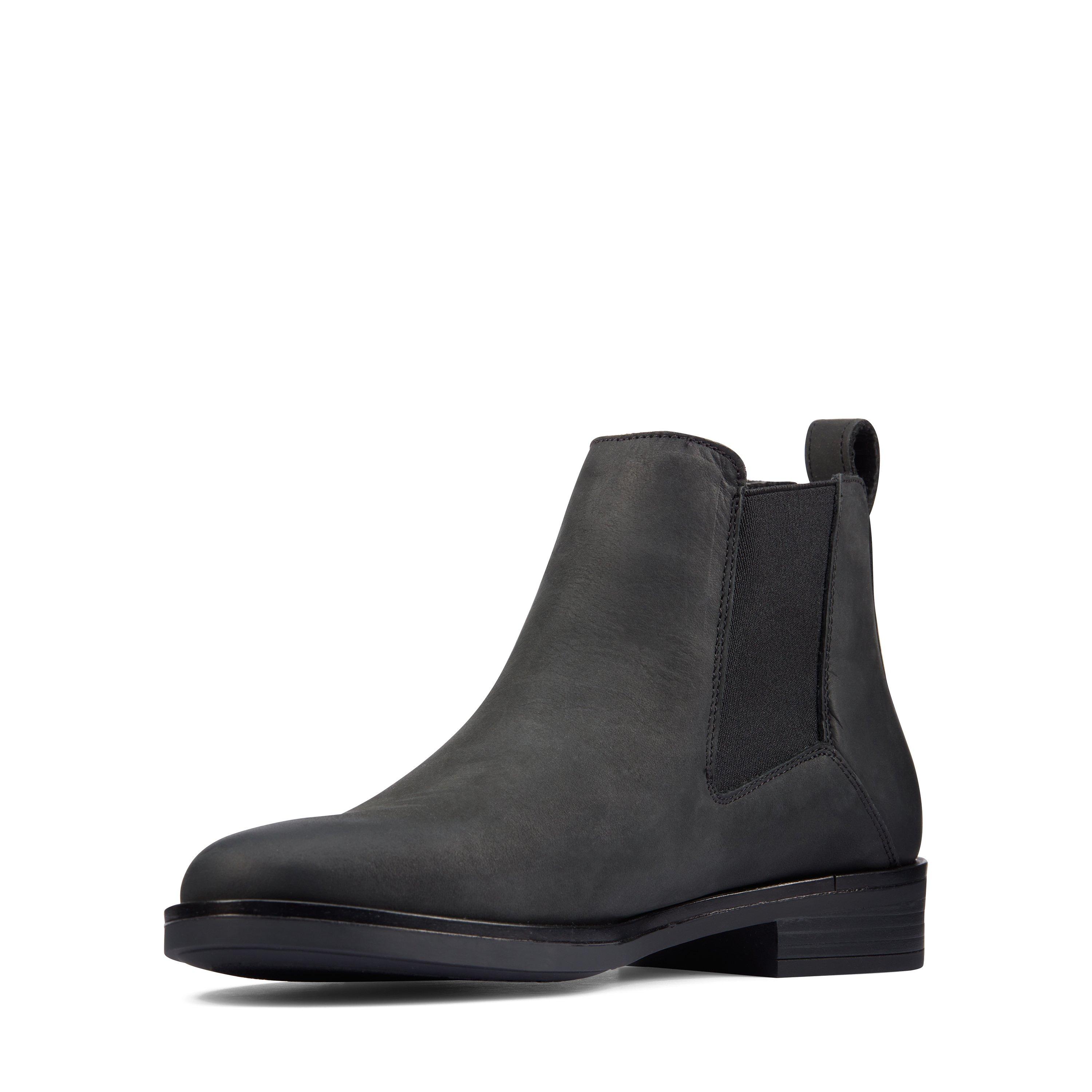 Clarks Memi Top Chelsea Boots