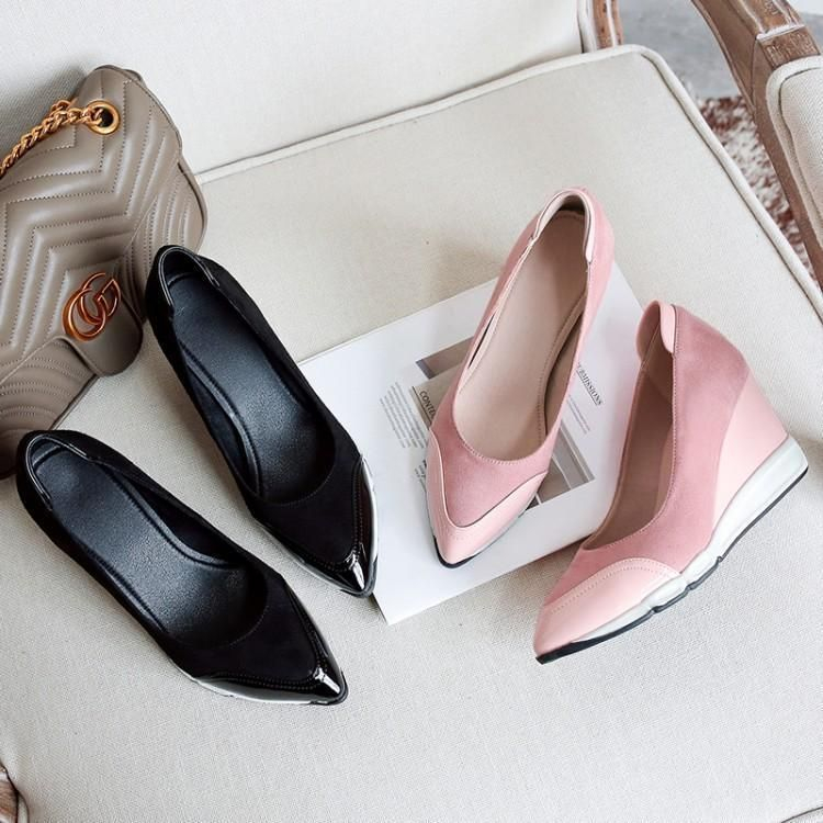 Freesia - Puntige pumps met sleehak