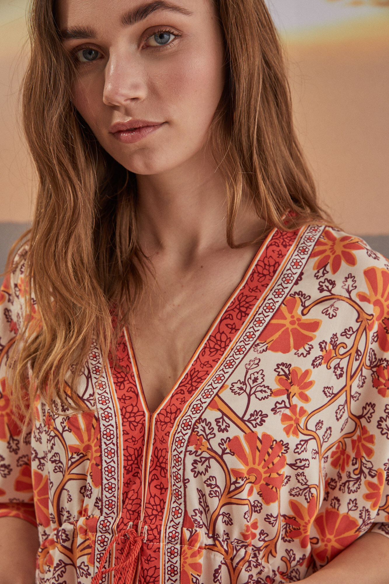 Vestido curto de alcinha estampado laranja - estampa