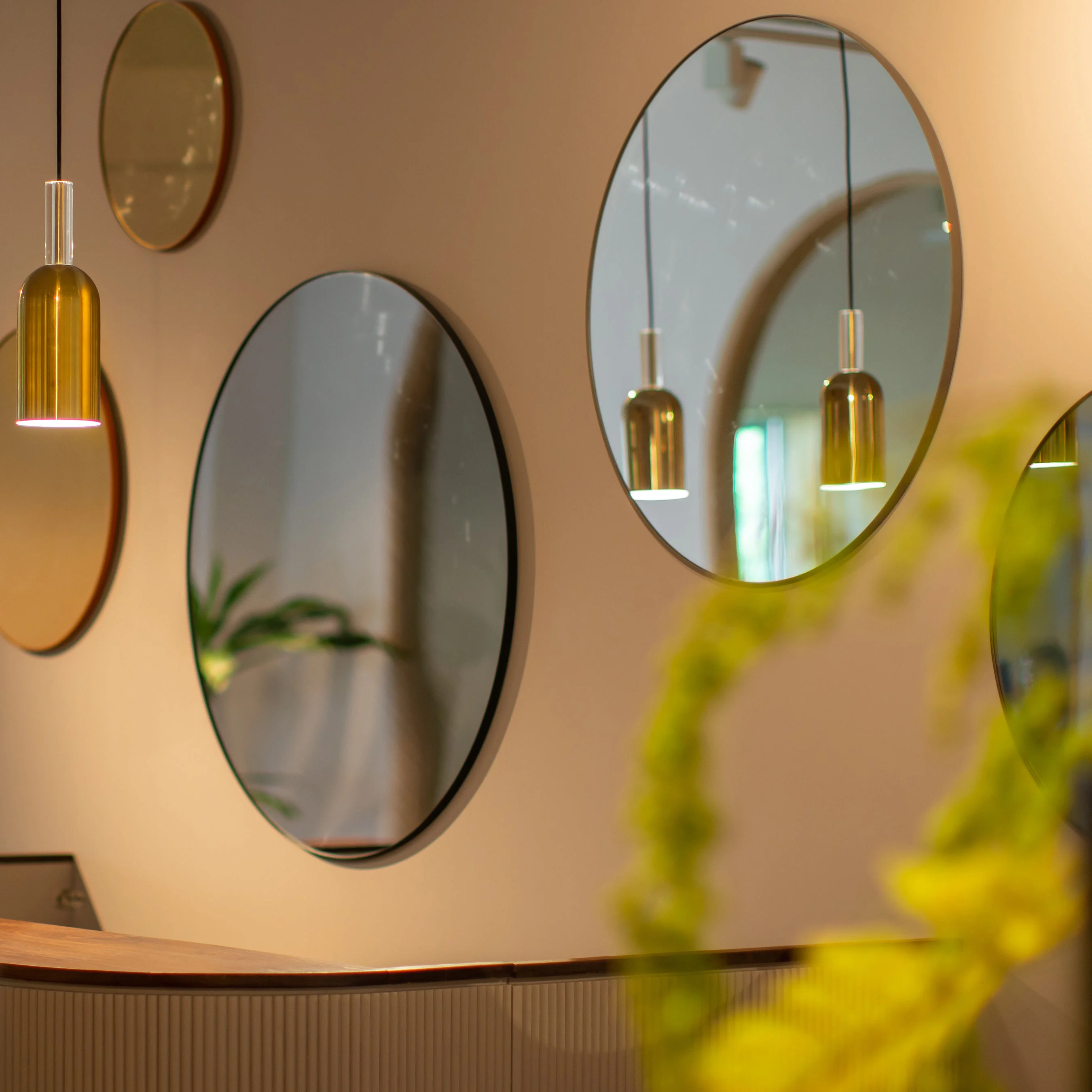 CIRCUM SMALL - Miroir mural bois | Marron