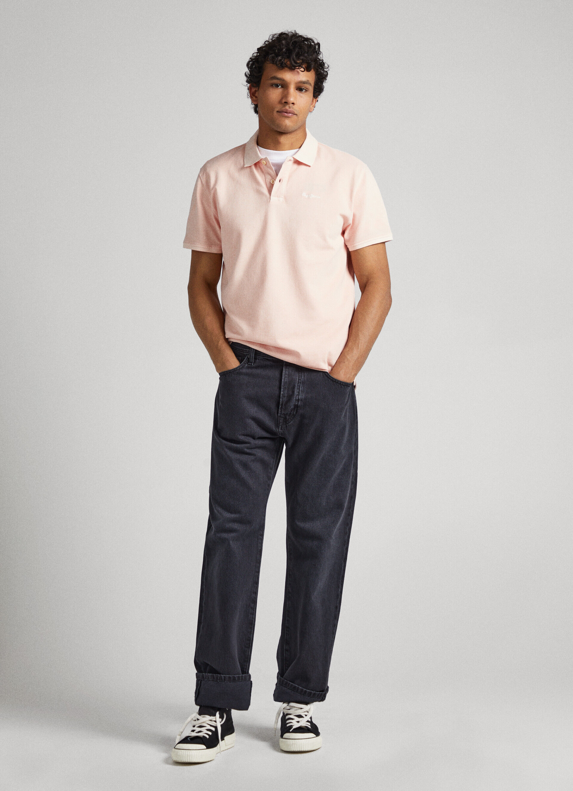 Polo Piqué com logotipo bordado - rosa vibrante
