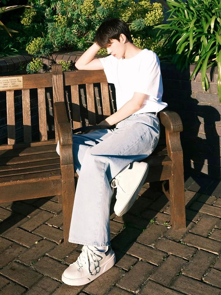 Priam - Mid Rise Washed Straight Leg Jeans