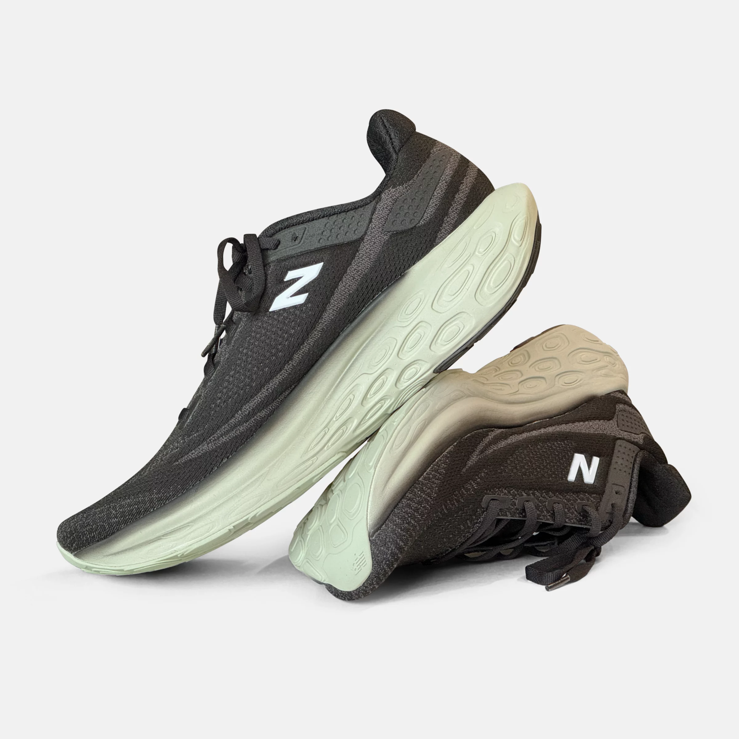 Fresh Foam X 1080v13 Black con lichen green