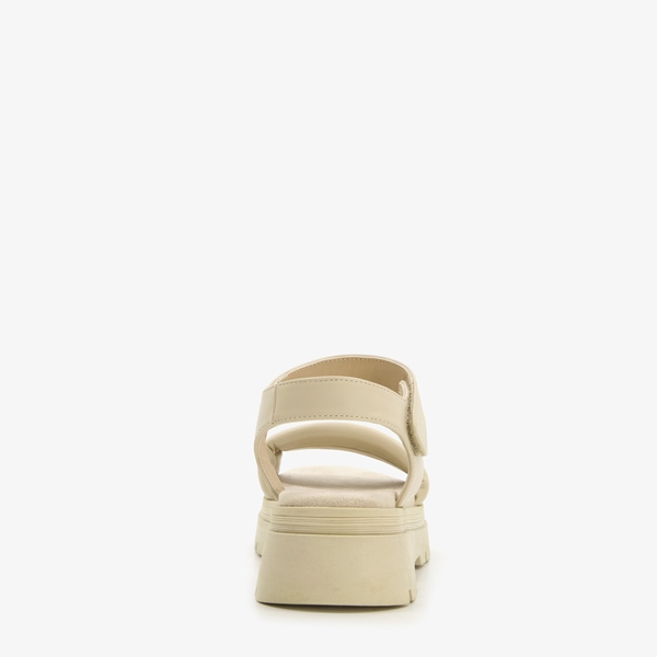 Blue Box dames sandalen met plateauzool beige