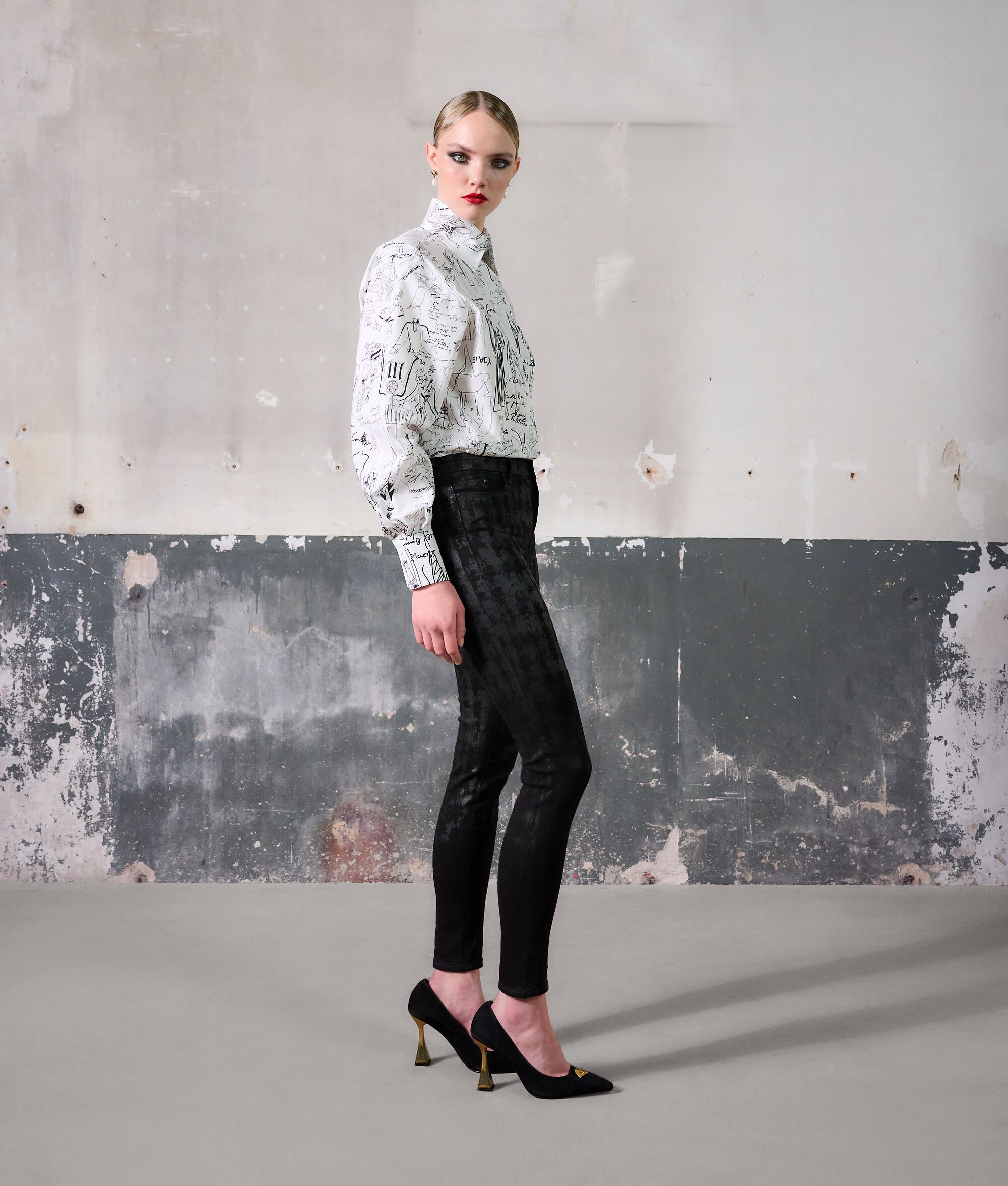 JEAN SKINNY À MOTIF KARL KAMEO