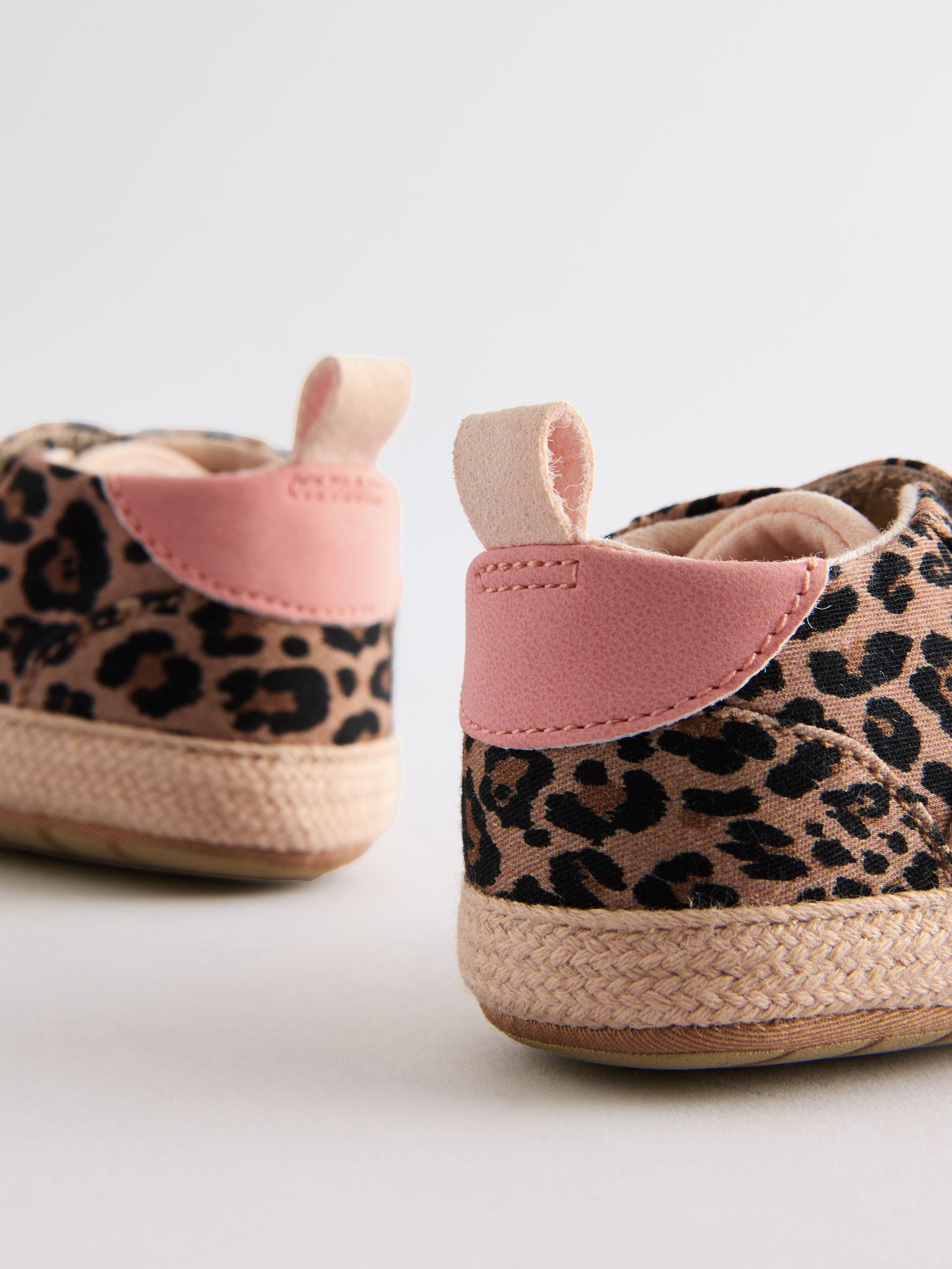 Dierenprint - Babyschoentjes met klittenbandsluiting (0 - 24 mnd)