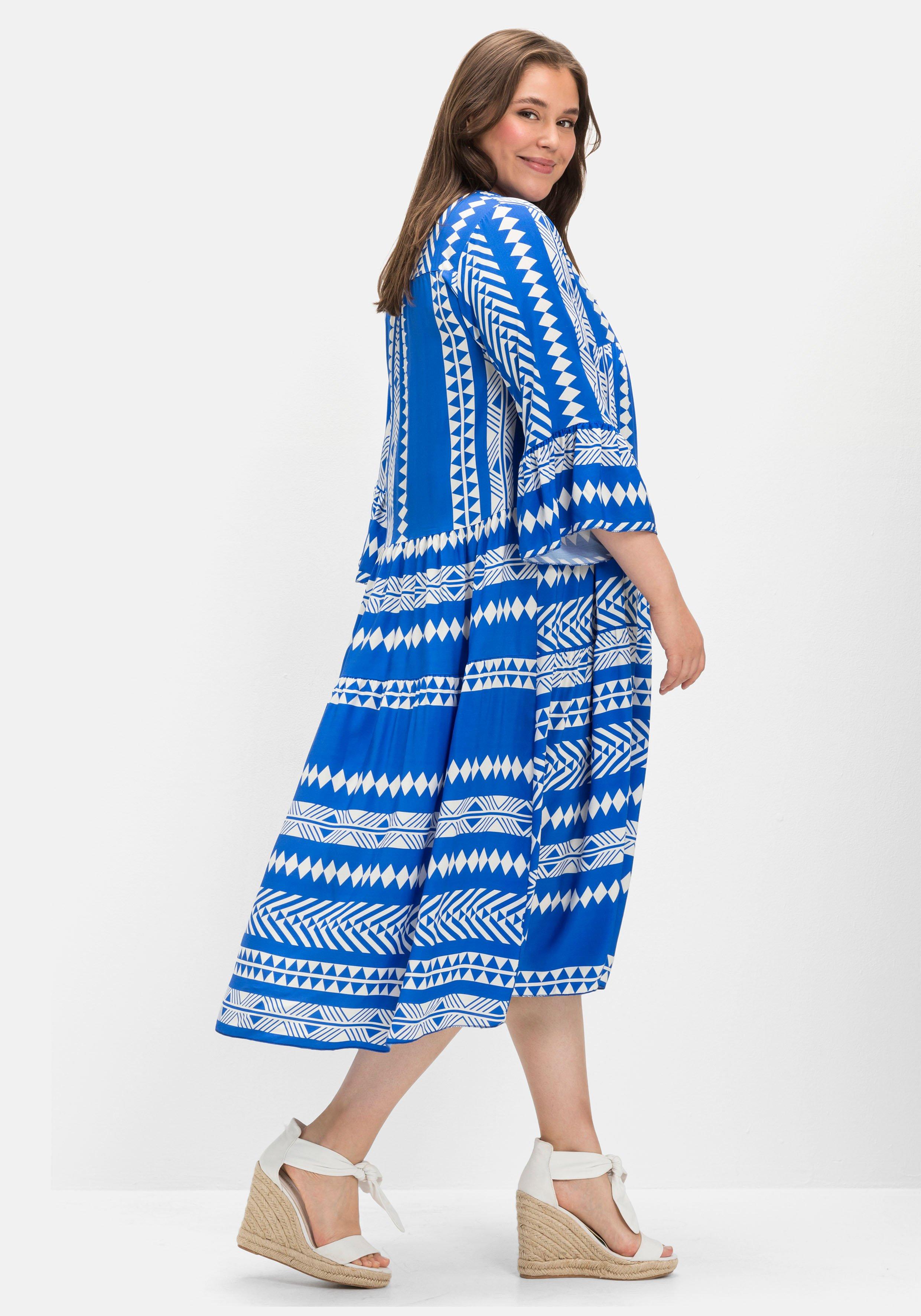 Maxikleid mit Ethnoprint und Volant