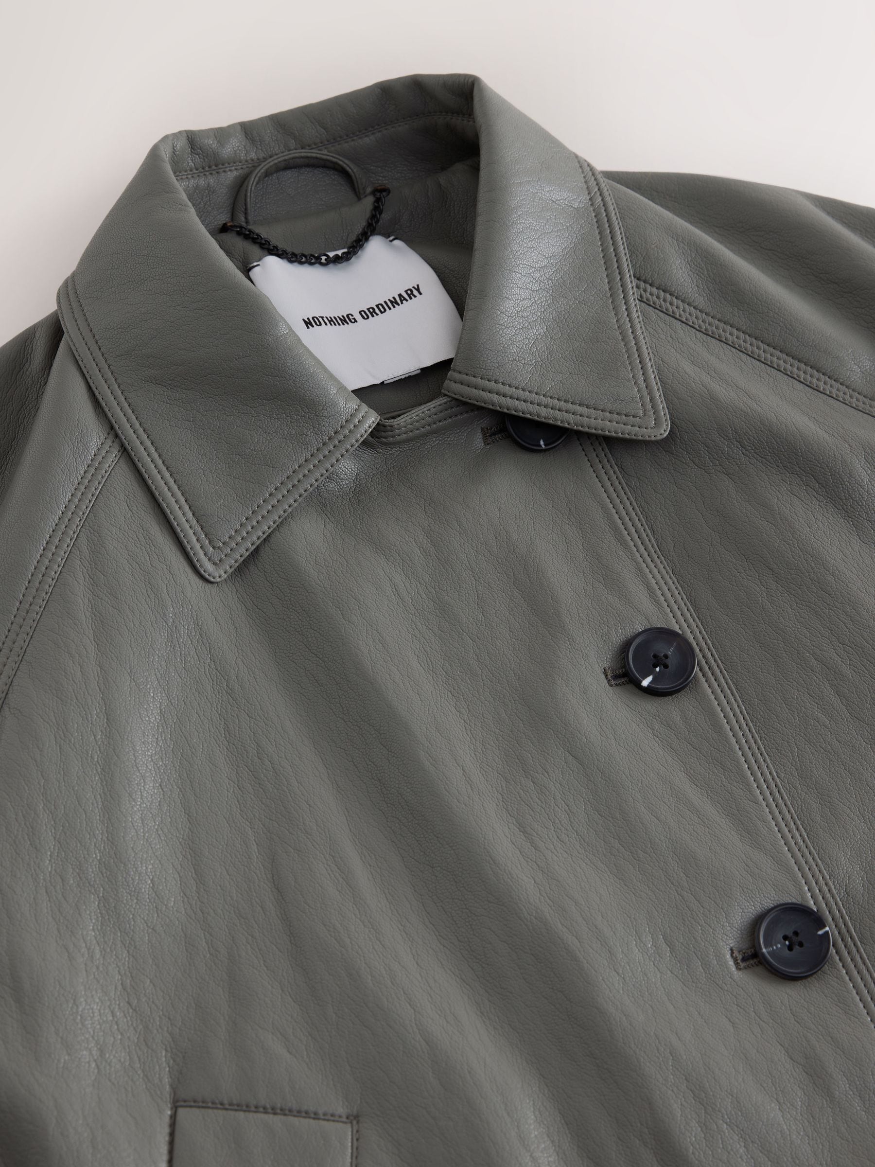 Olijfgroen - Nothing Ordinary Faux Leather Short Trench Jacket