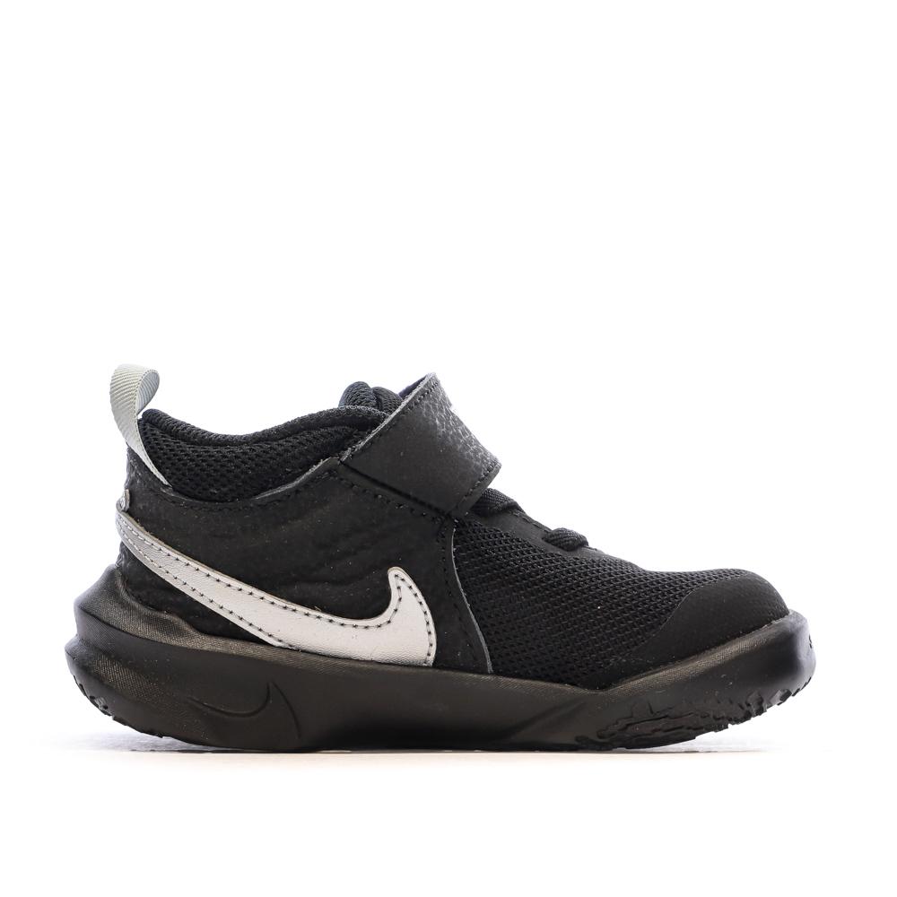 Nike Baskets Noir Garçon Nike Team Hustle