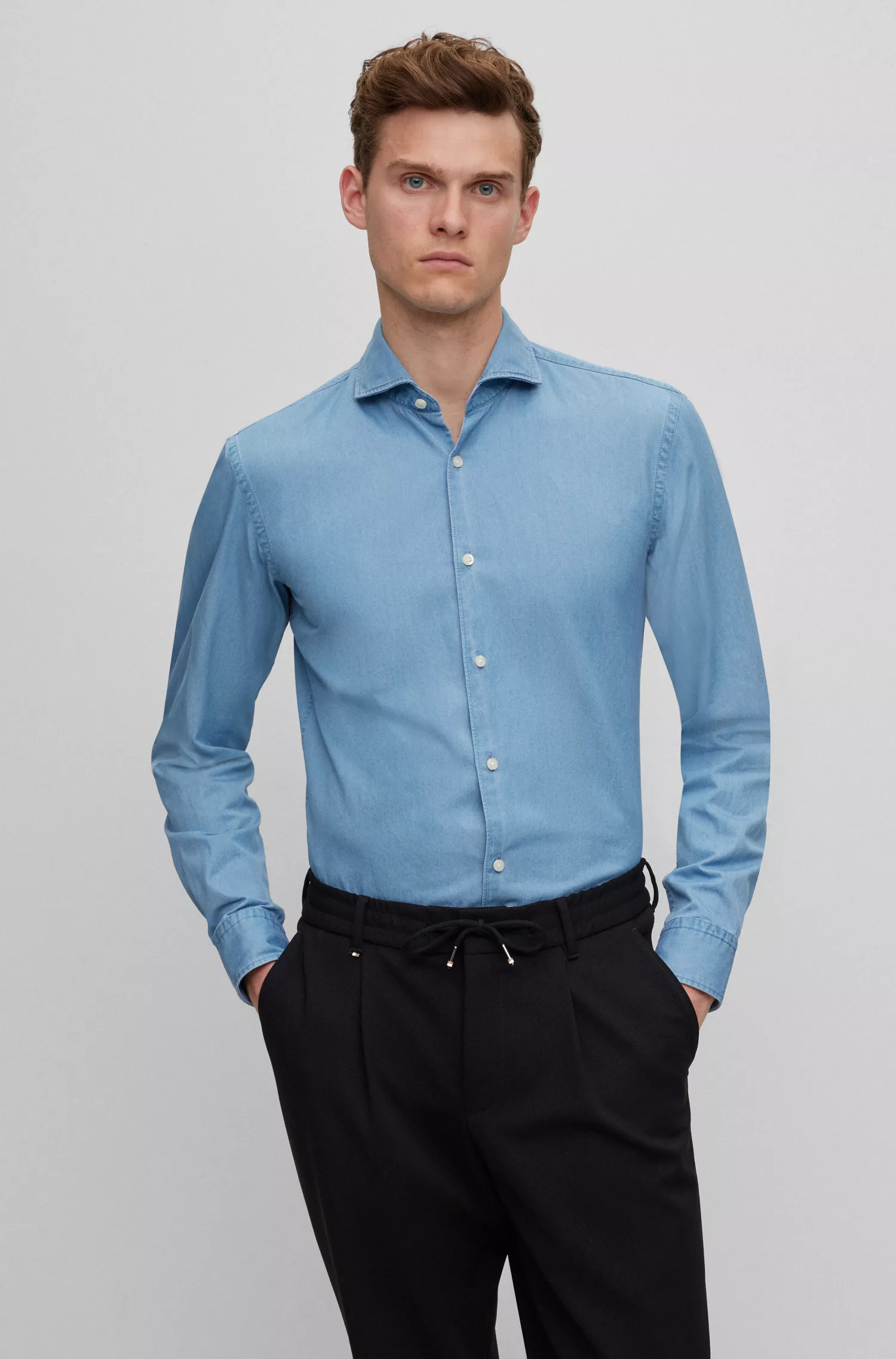 Camisa BOSS preta de corte casual em denim de algodão puro