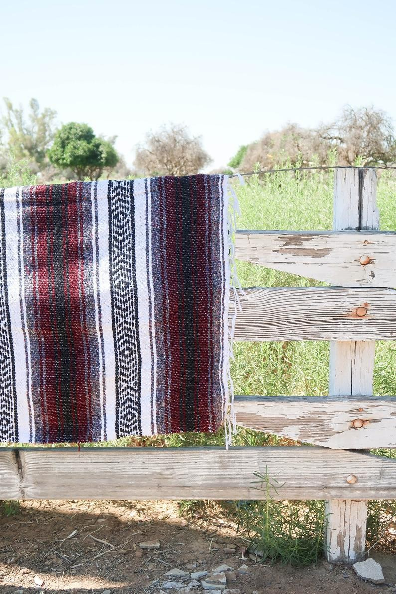 (130x170cm) Picknick Decke Outdoor Beach Tuch Gestreift mit Tassel - Rot / Grau