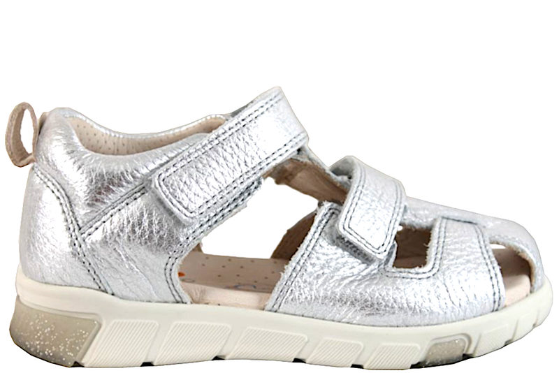 ECCO MINI STRIDE SANDAL I METALLIC SØLVFARVET GLAT SKIND