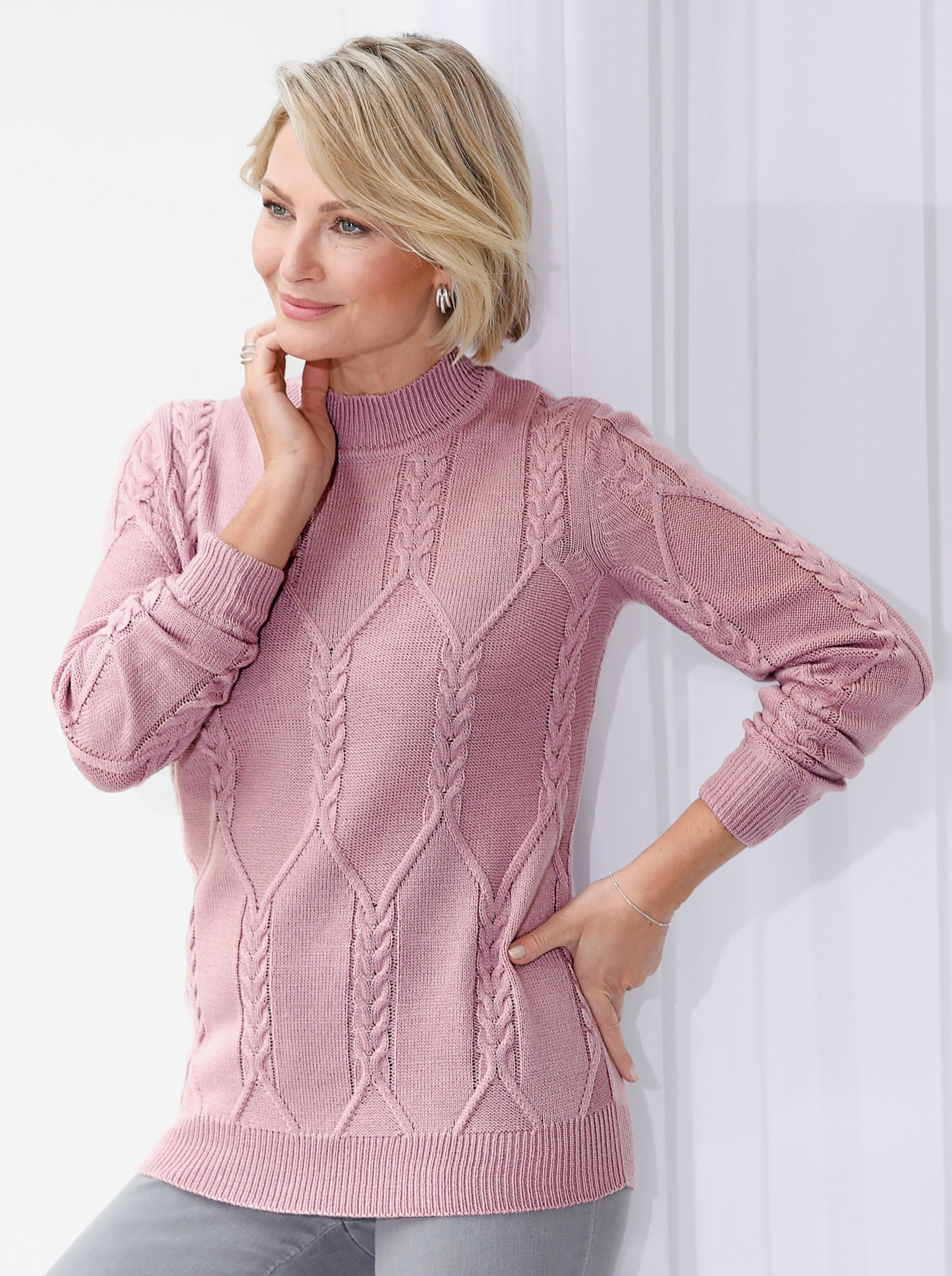 Langarm-Pullover mit Zopfmuster