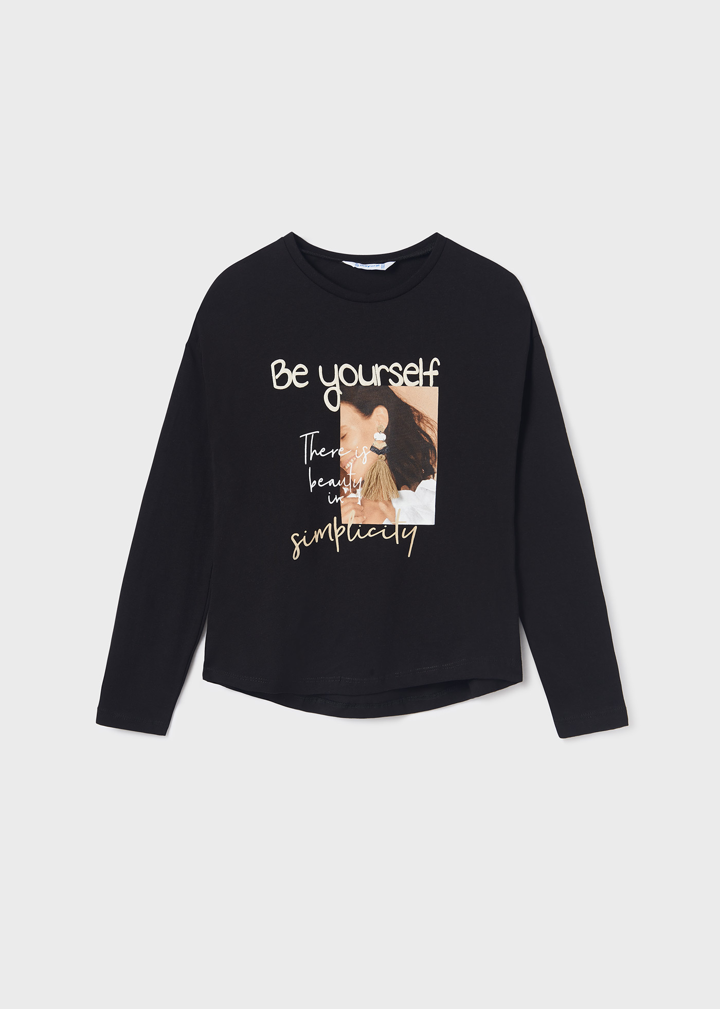 Camiseta de manga comprida para meninas, feita de algodão sustentável.