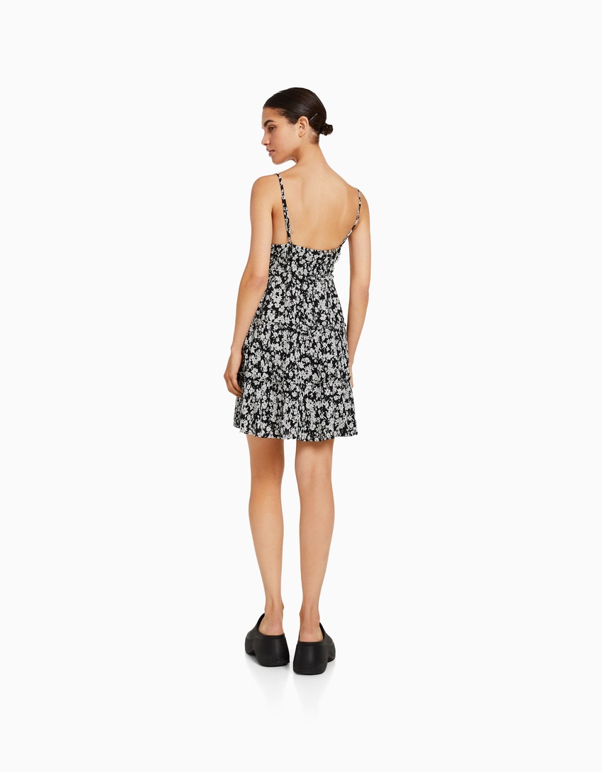Mini vestido com alças franzidas