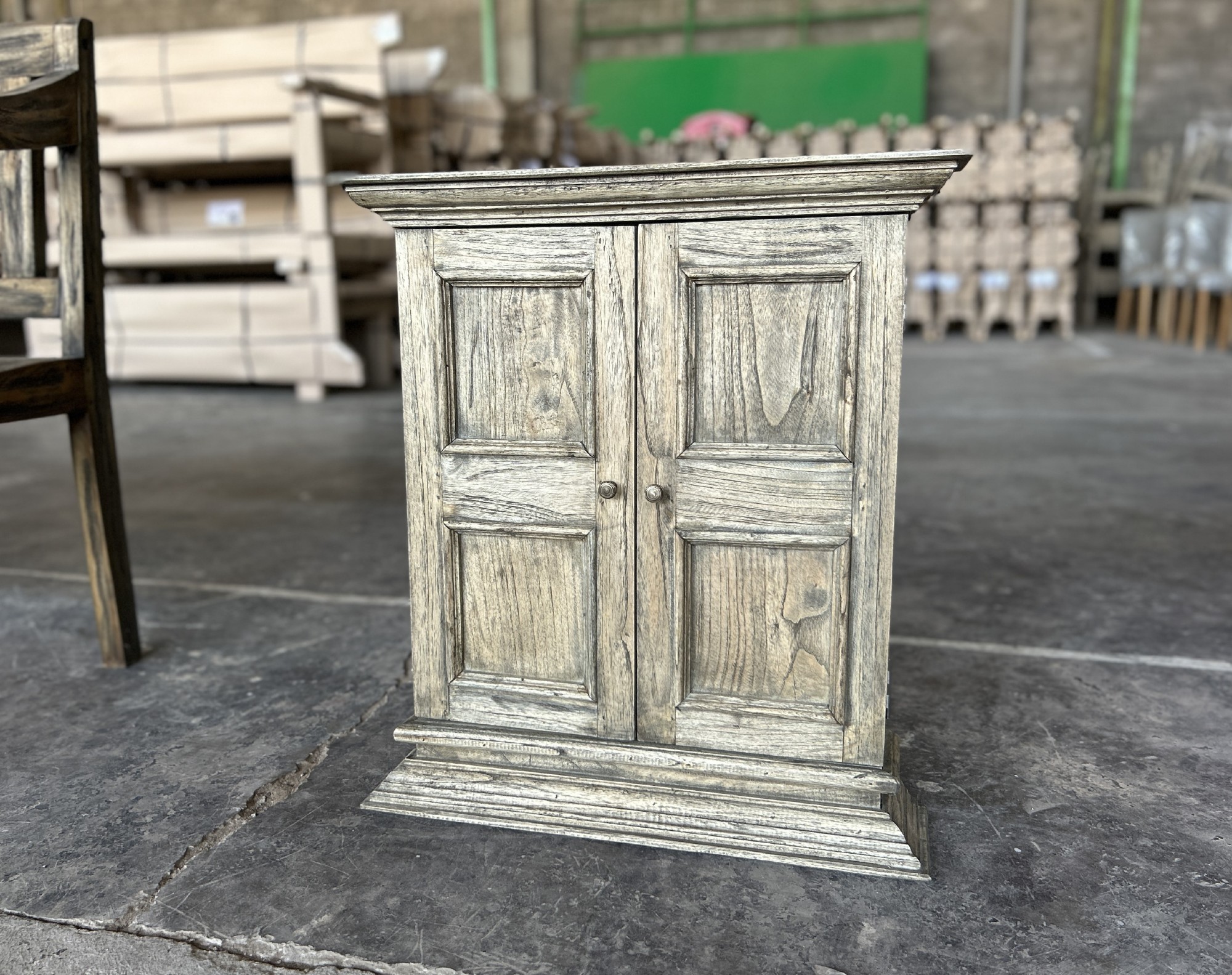 Hängeschrank 'Keedt', B 57 cm, T 14 cm, H 65,5 cm von fischer's lagerhaus