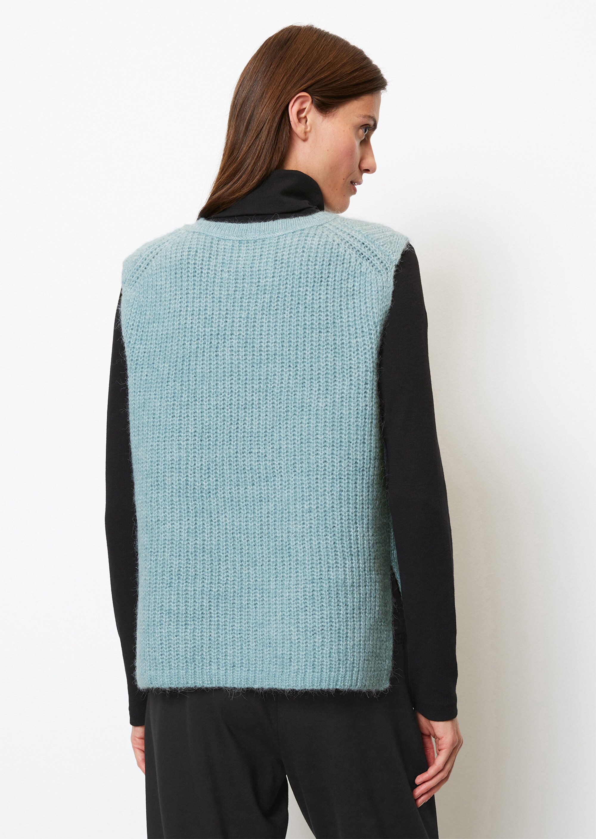Ärmelloser Strickpullover regularaus flauschigem Schurwolle-Alpakawolle-Mix