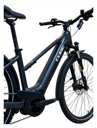Produit reconditionné . Cube Touring Hybrid One 625 SHIMANO ALIVIO 2024 . Vélo électrique . Cube . très bon état