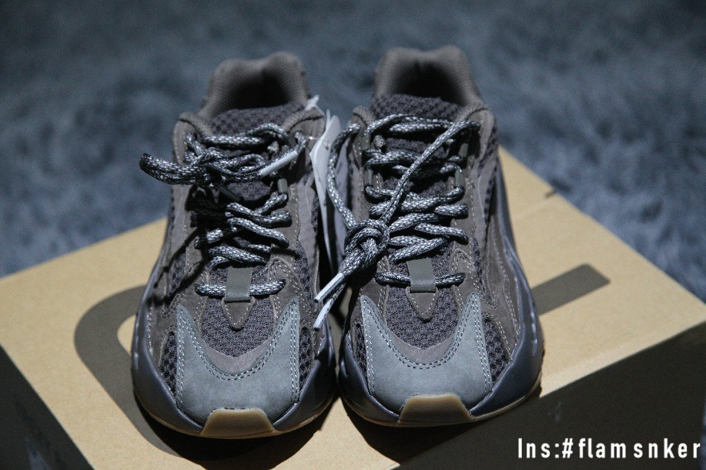 adidas Yeezy Boost 700 V2 Geode