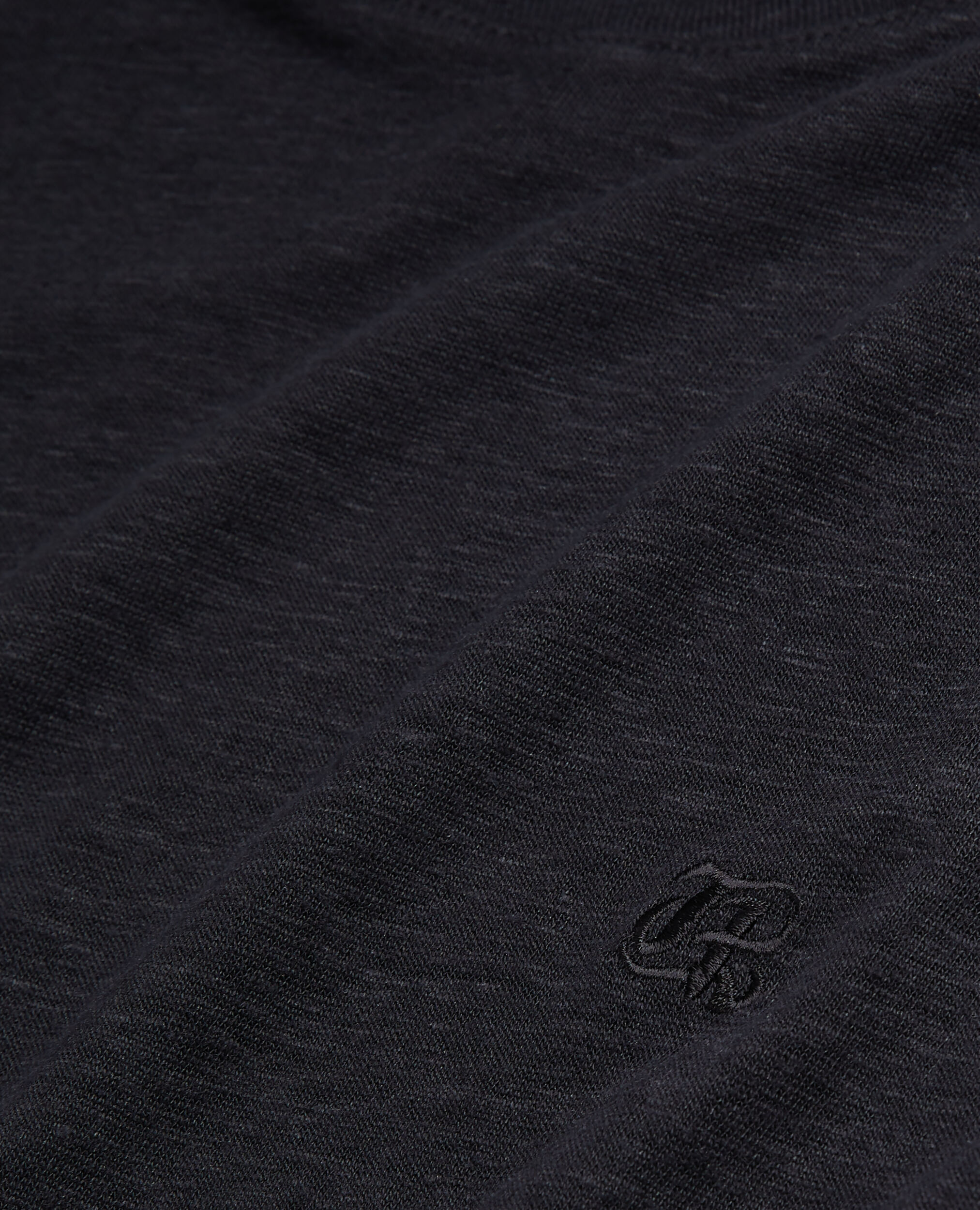 T-shirt noir en lin avec blason