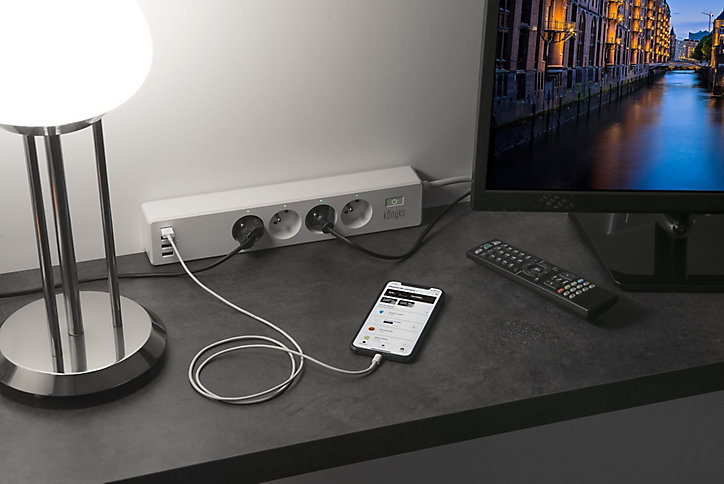 Multiprise connectée Wi-Fi 4 prises 220V + 4 USB 1.8m Konyks