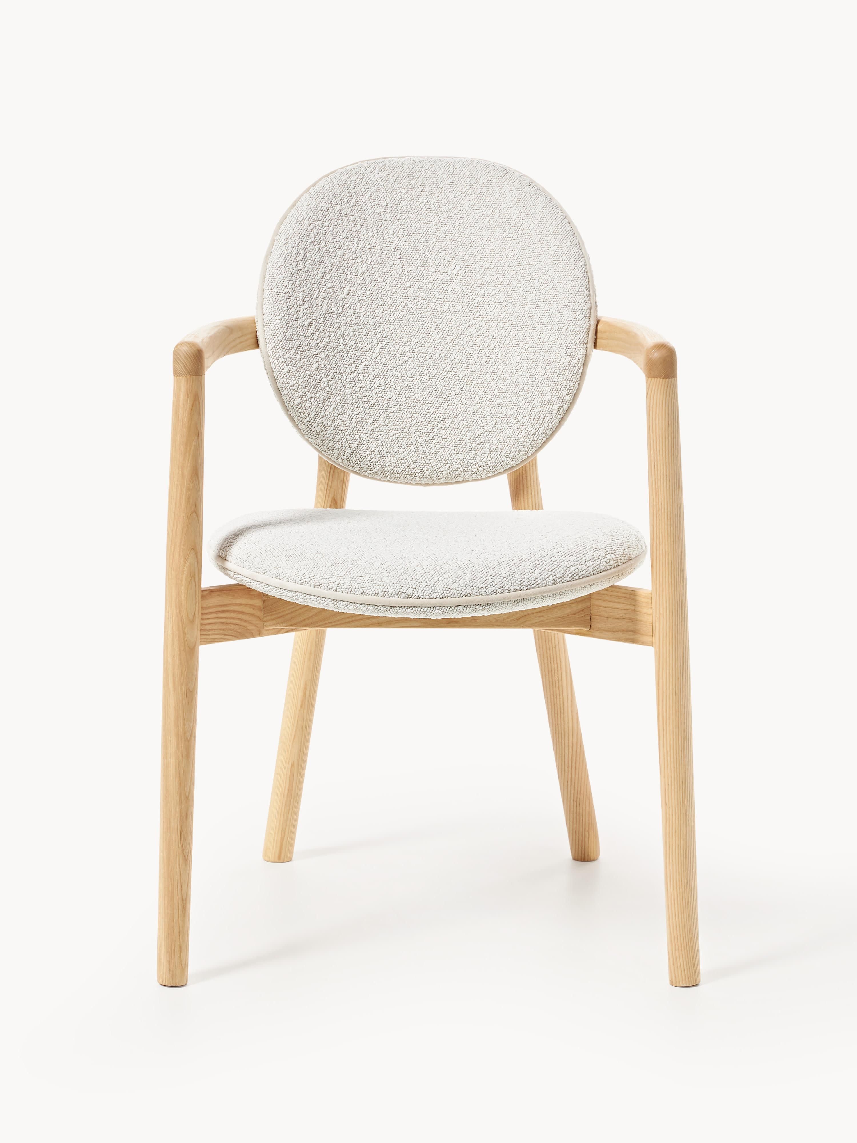 Houten stoel Maia met bouclé bekleding