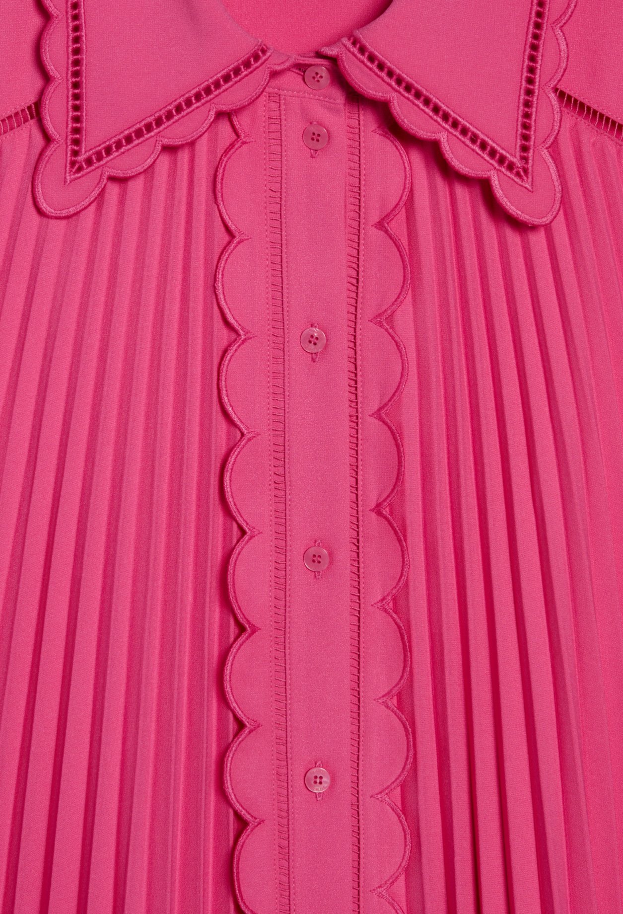 Robe courte plissee