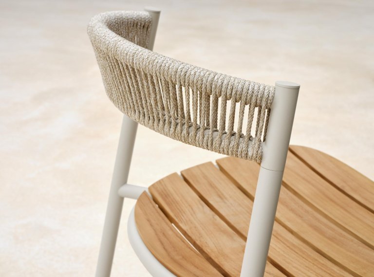 Bolia Kite tuinstoel teak/grijs