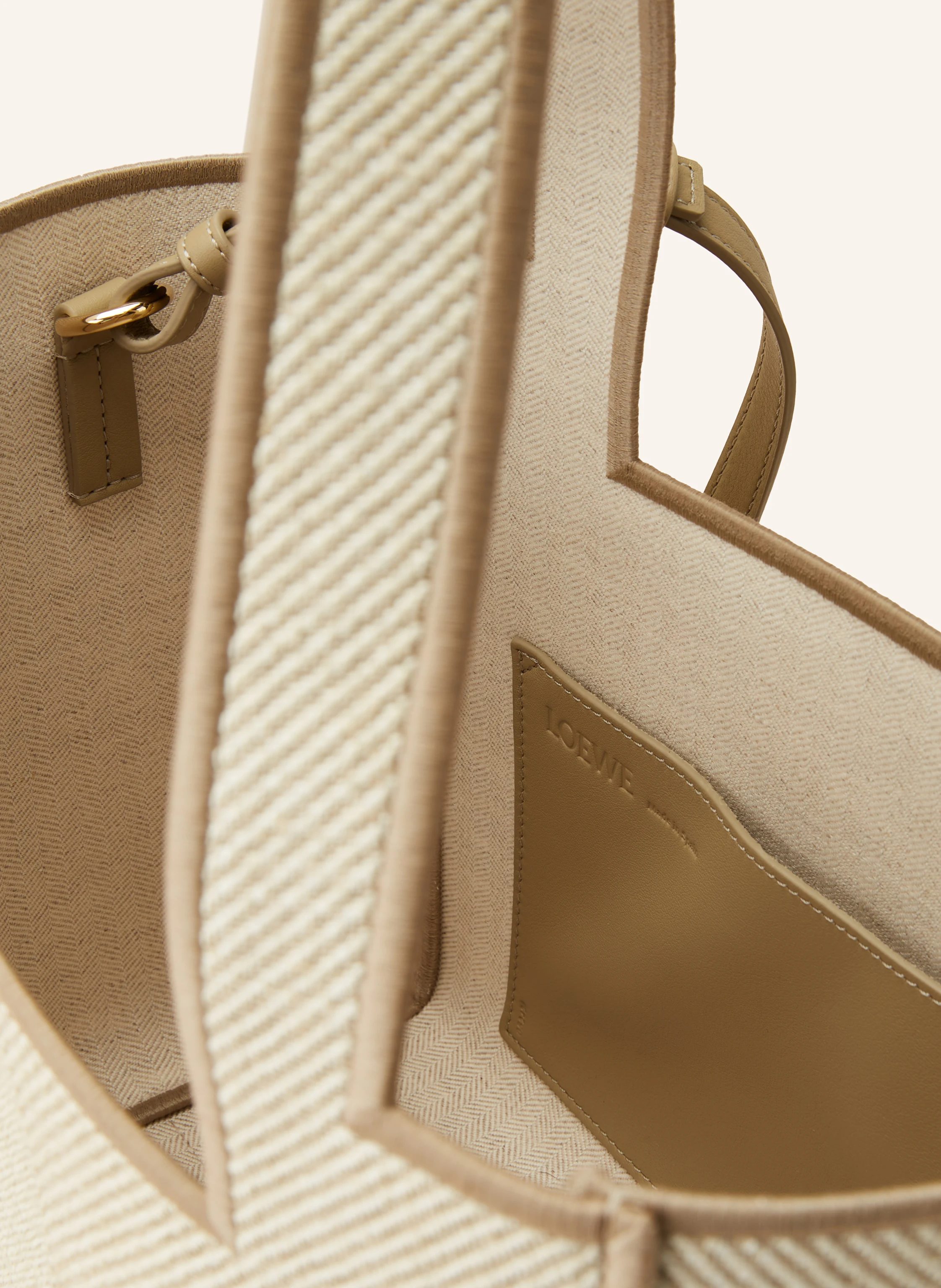 LOEWE Schultertasche MEDIUM