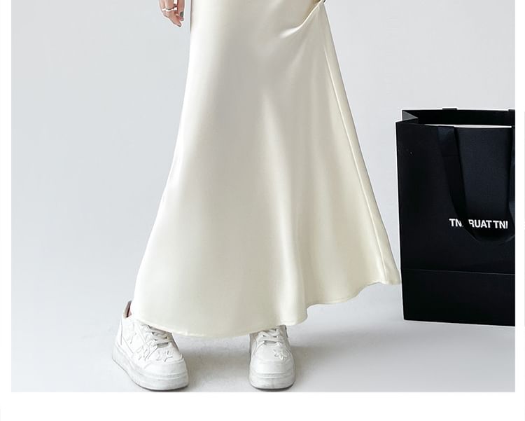 HYAKU - Hoge taille effen satijnen maxi A-lijn rok
