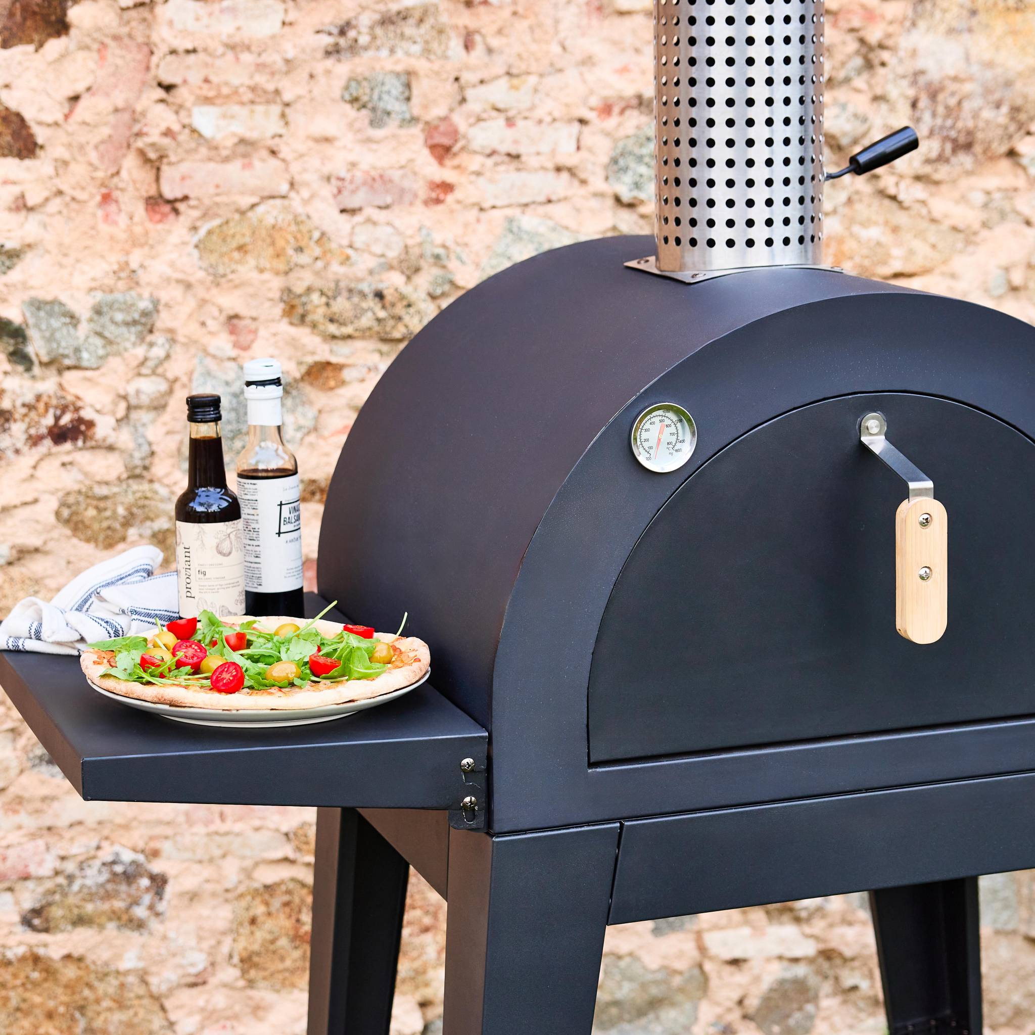 sweeek - Buitenpizzaoven met neerklapbaar blad