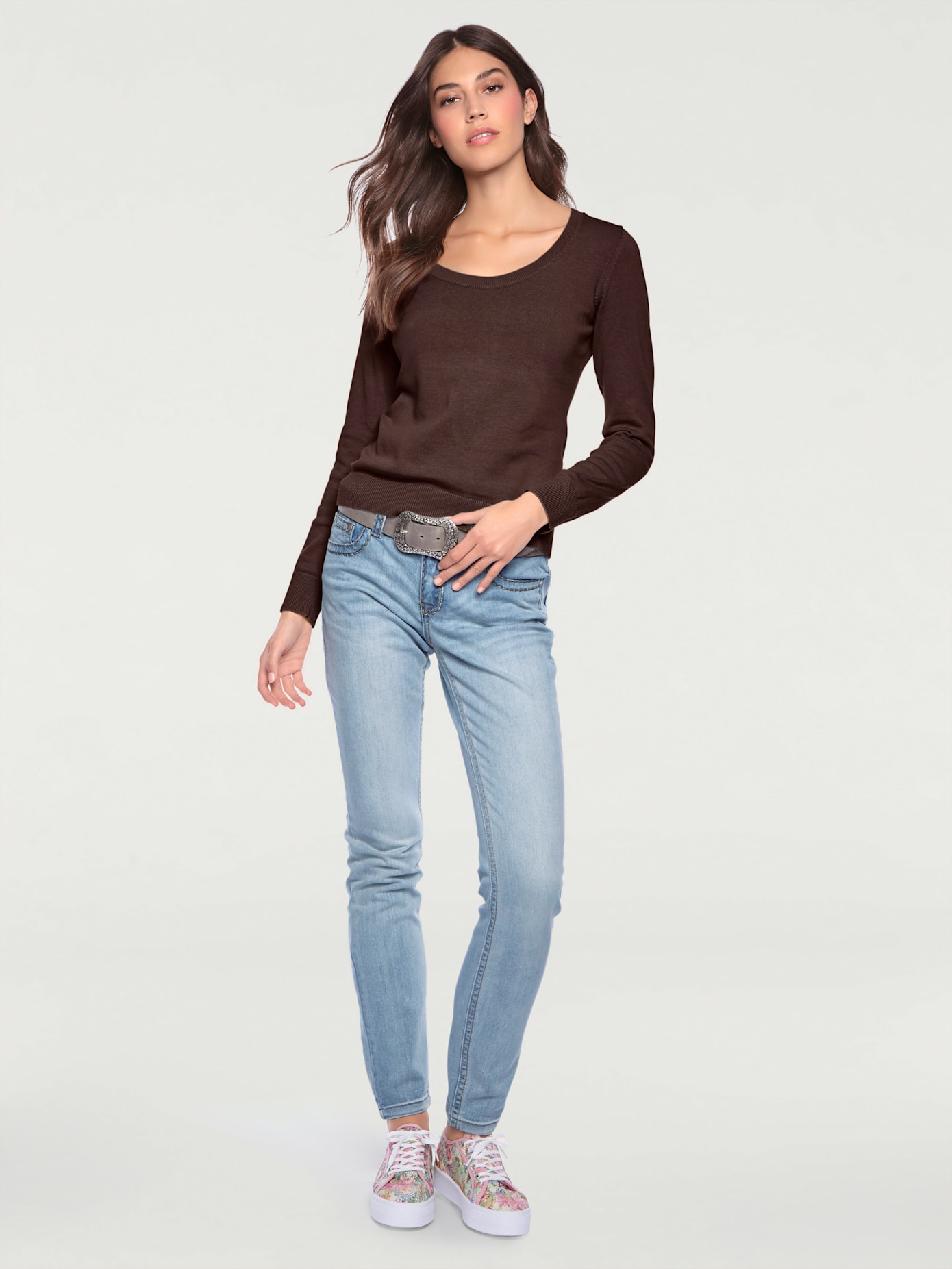 Pull col rond basique et facile à associer, coloris tendance