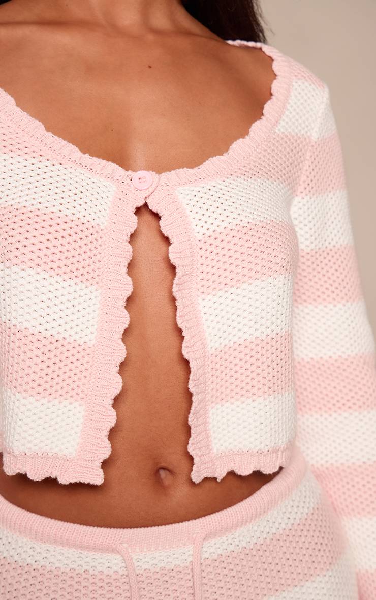 Rose Cardigan Petite À Rayures Avec Bordures Festonnées Et Manches Longues Boutonné