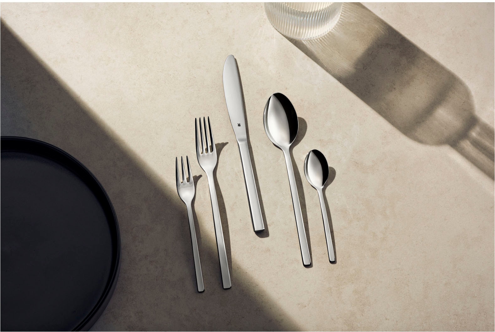 WMF Besteck-Set »Miami in eleganter Optik, ergonomische Haptik, Wellenschliff-Messer« spülmaschinengeeignet, säuregeeignet, hochwertiger Besteckkasten