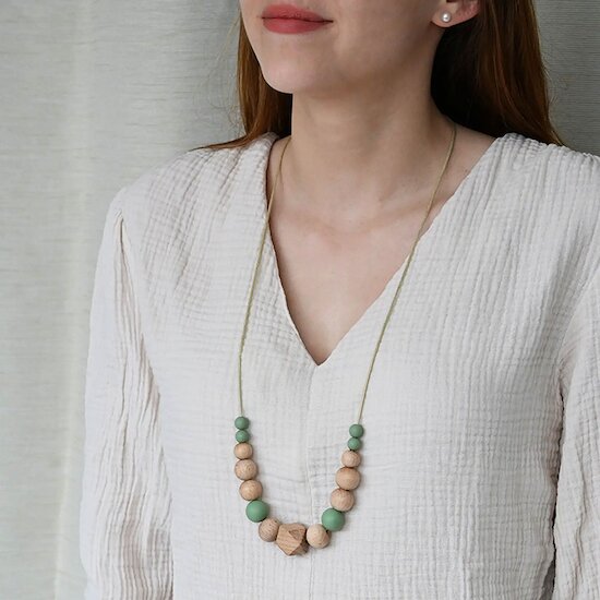 Collier d'allaitement et de portage   Vert et bois        de               Irréversible