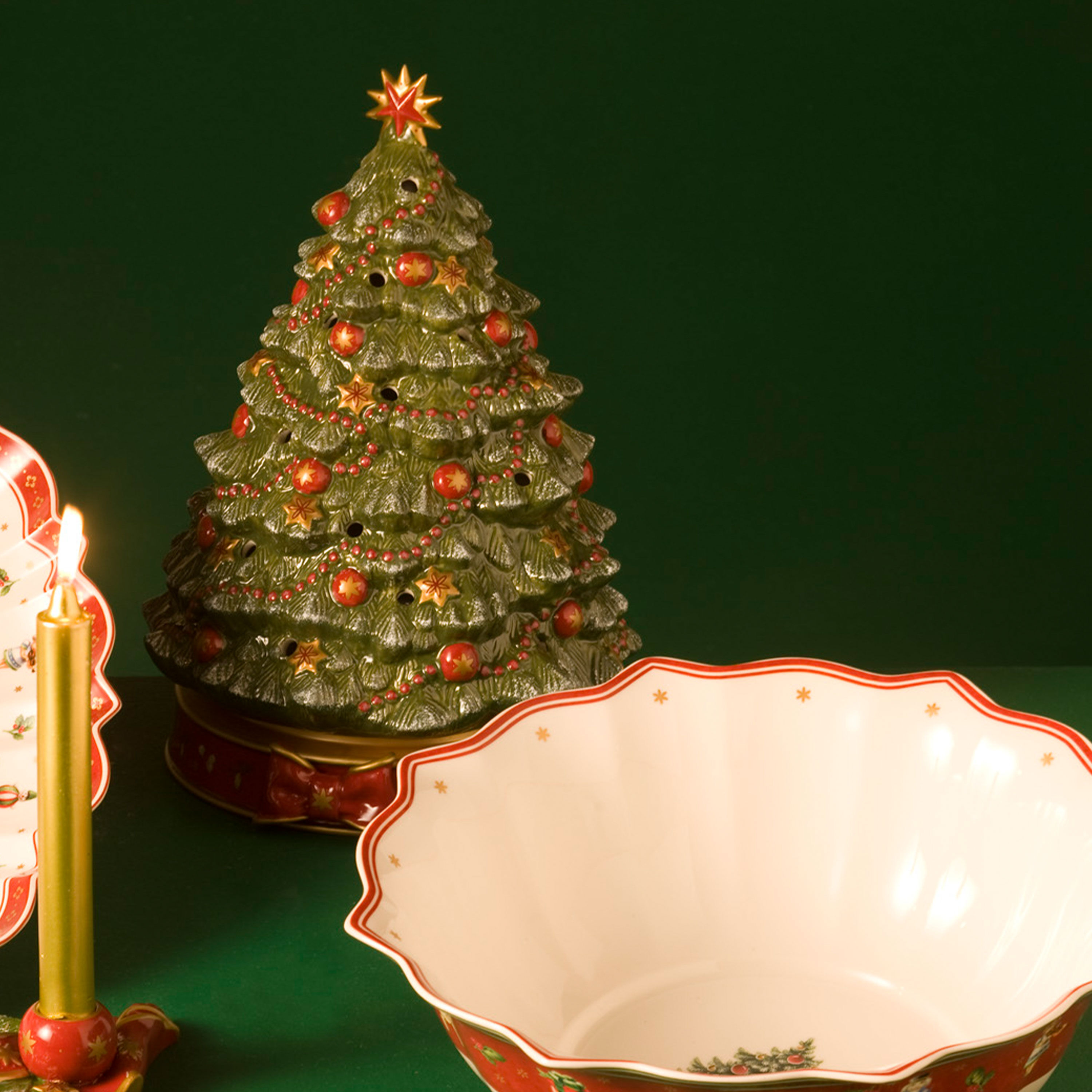 Toy's Delight Christmas music box Green, 9.3'' x 7.9'' x 13''