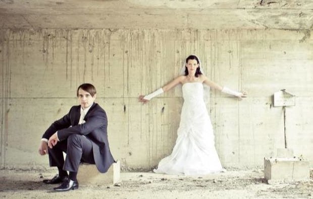 Trash the Dress Fotoshooting in Thalheim bei Wels als Geschenk