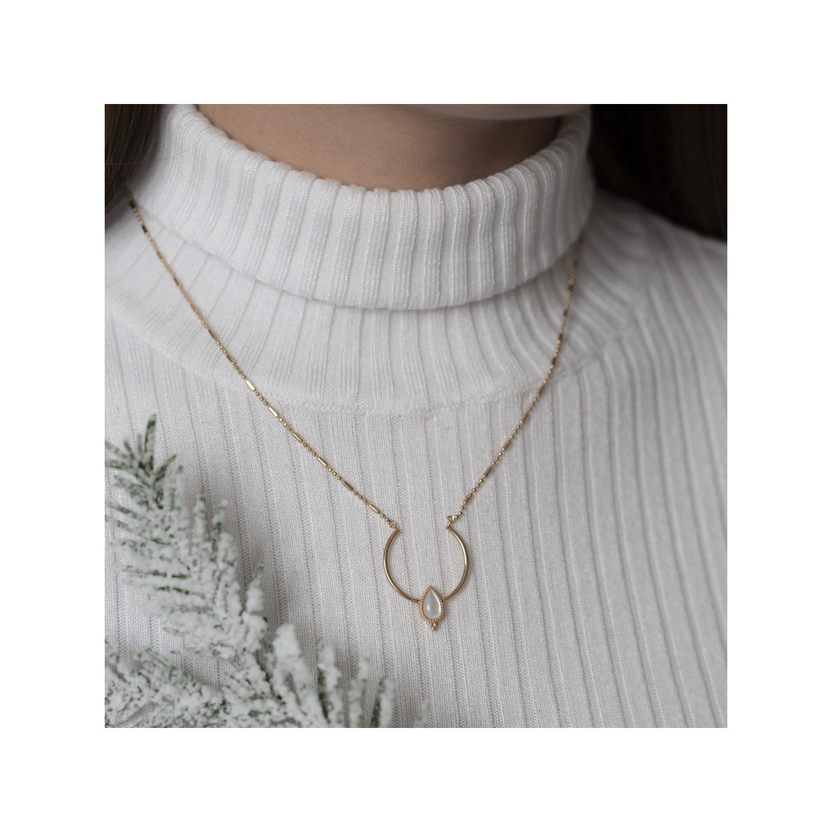 Collier doré nacre 42 à 45 cm
